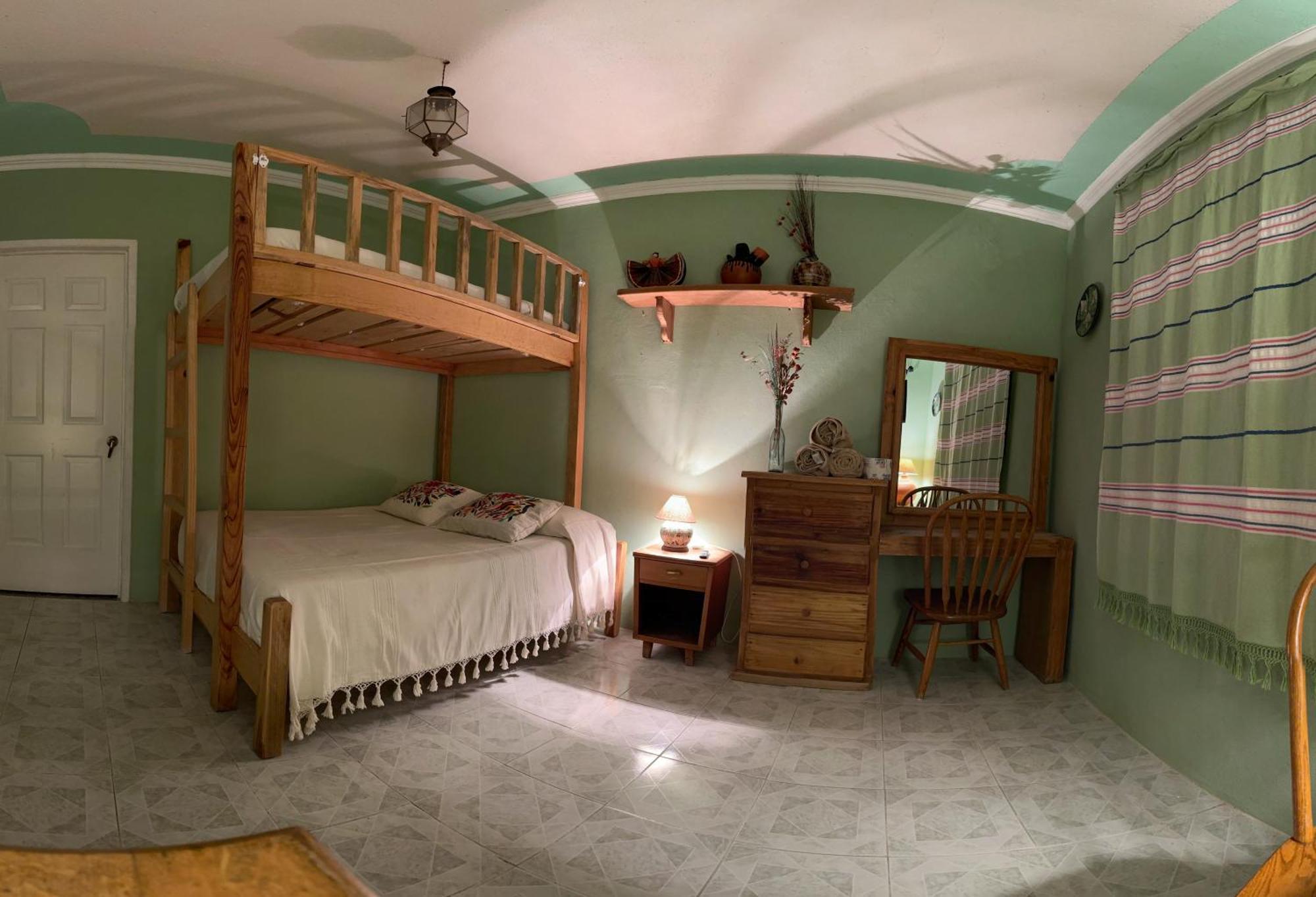 Casa Tecolote Hotel *