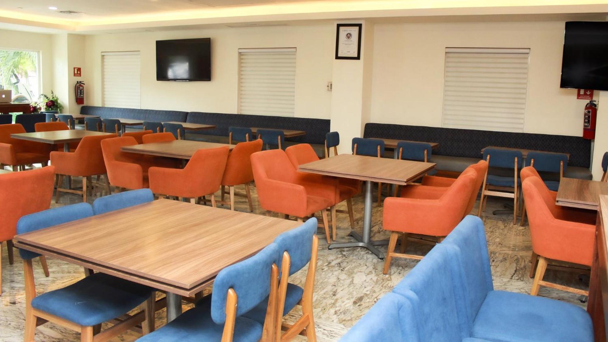 Express By Ihg Hotel 3*