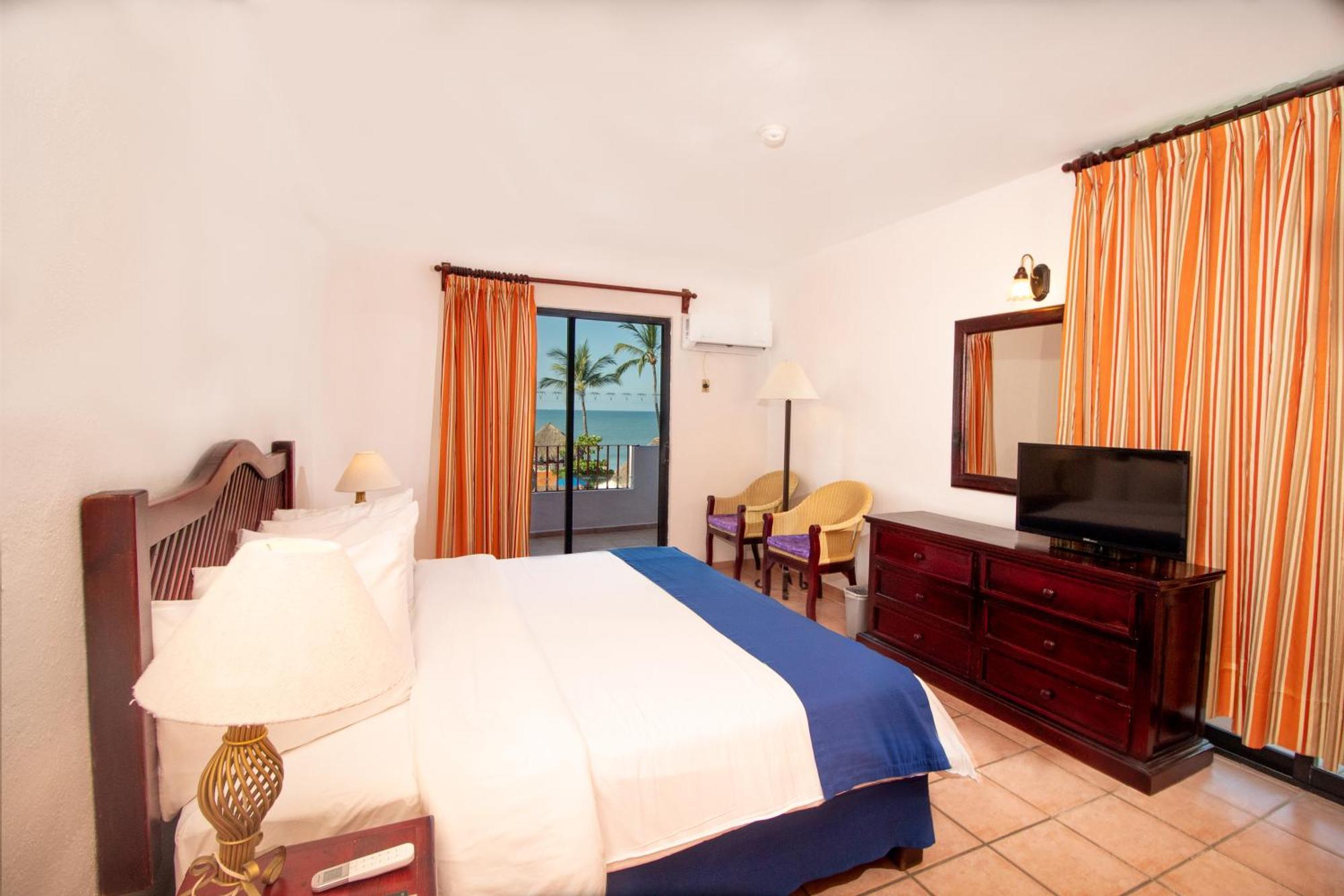 Resort Grand Decameron Cabos, A Trademark (adults Only)
