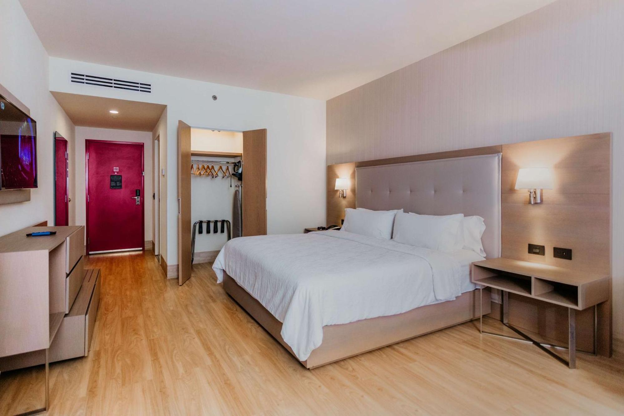 Hilton Garden Aeropuerto Bajio 3*