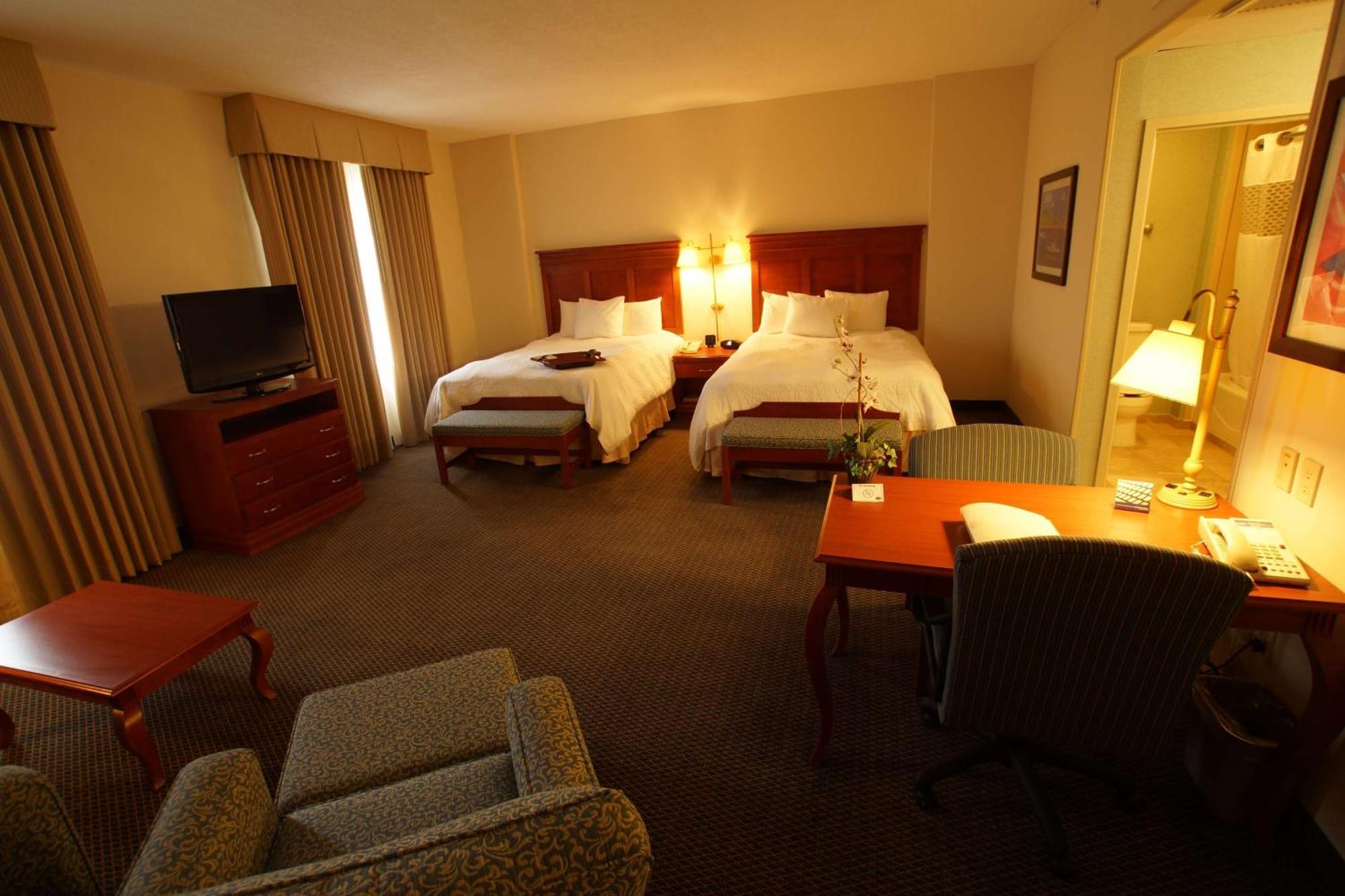 Hampton Airport Hotel