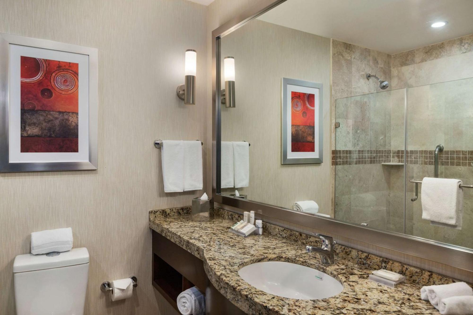 Hilton Garden Hotel 3*