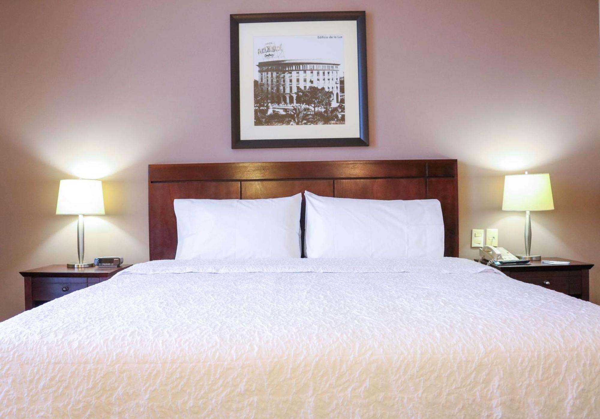 Hampton Zona Dorada Hotel 3*