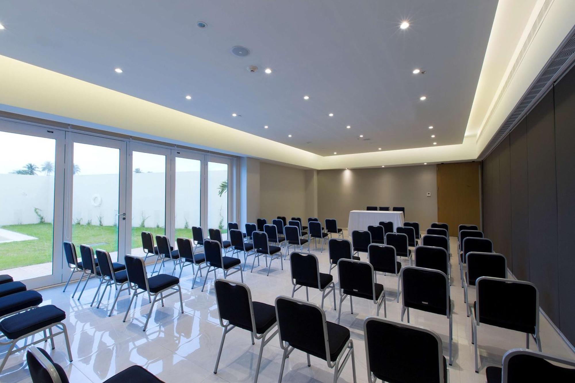 Hotel Hampton & By Hilton 3*