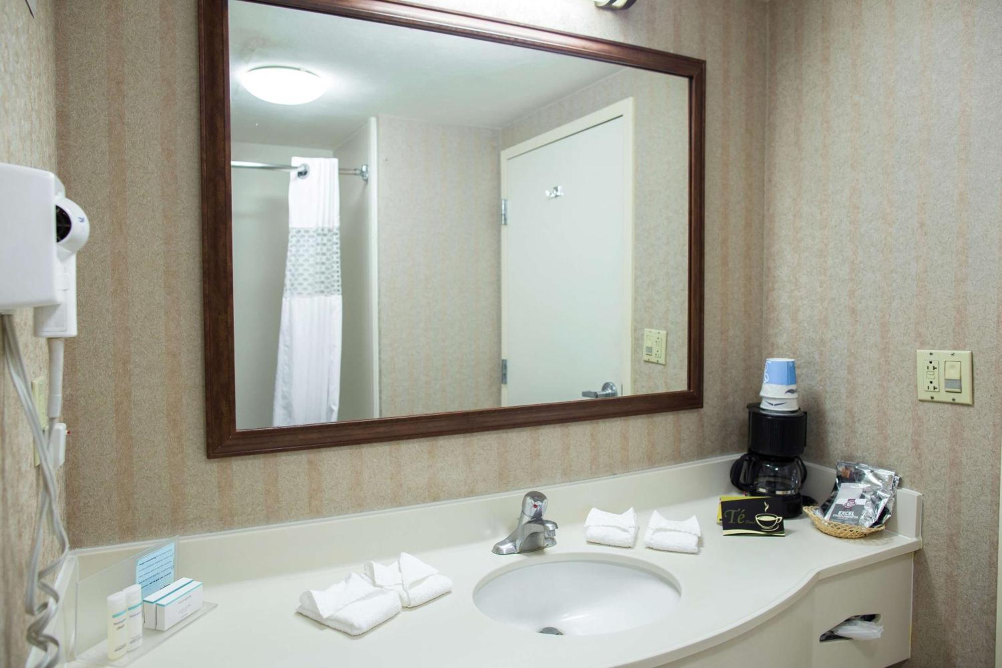 Hotel Hampton Airport-galerias