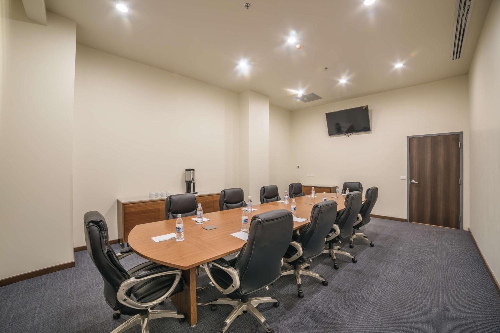 Hampton & Suites By Hilton Bajio Hotel