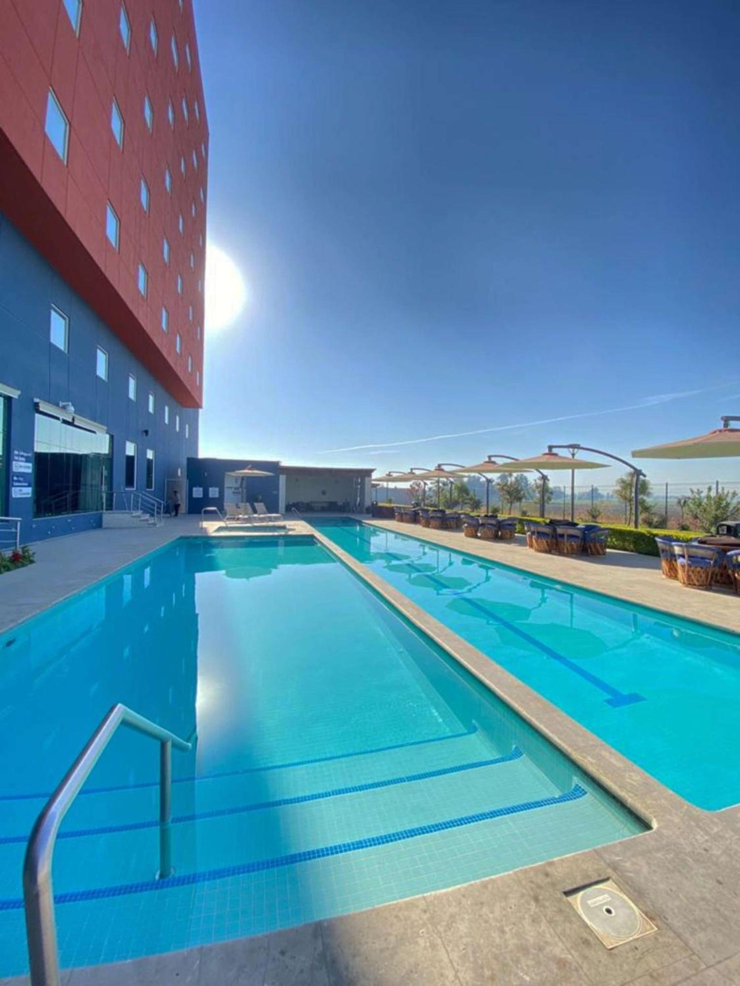 Hotel Hampton & Suites By Hilton Bajio Salamanca