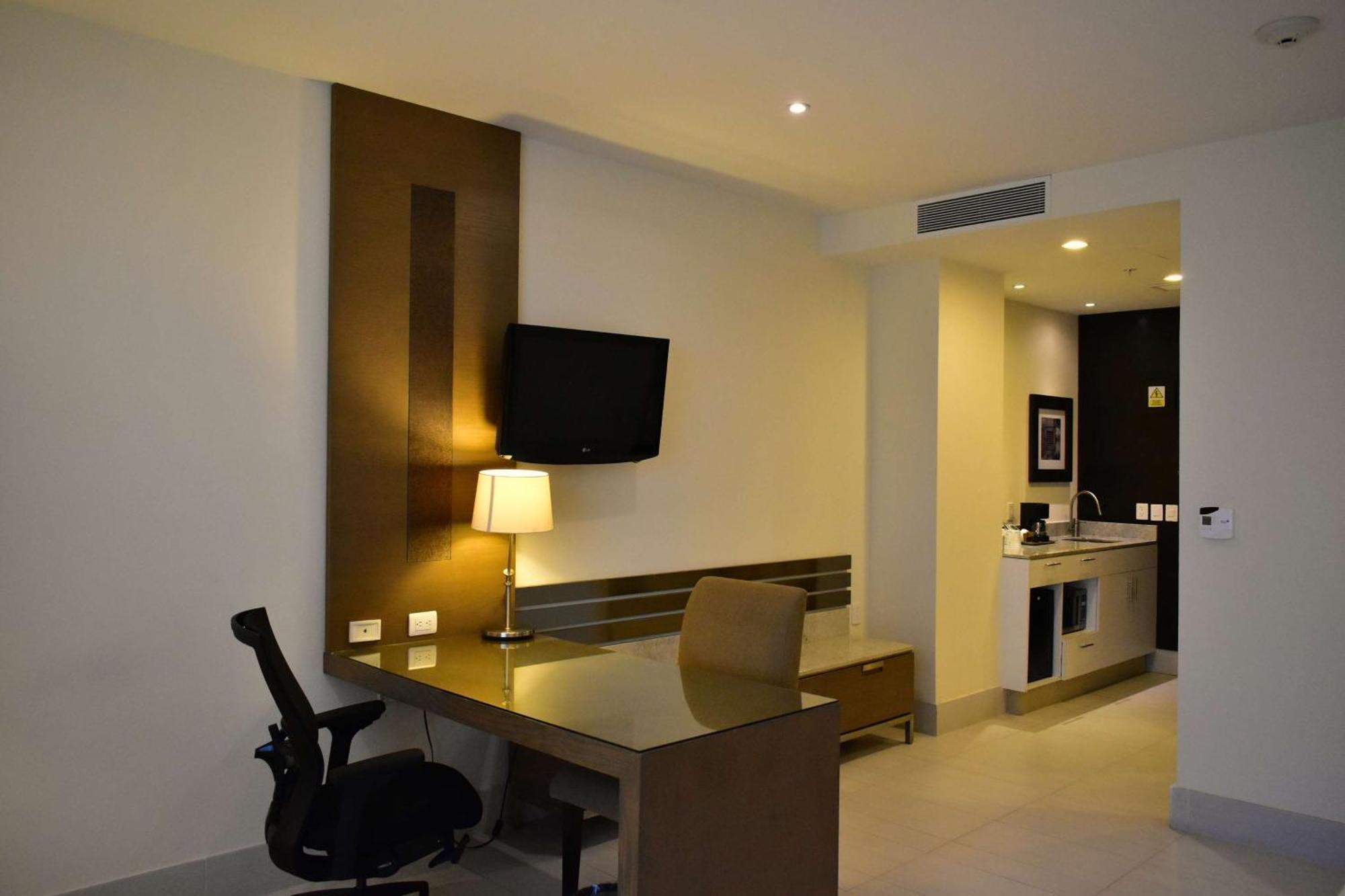 Hampton By Hilton Hotel