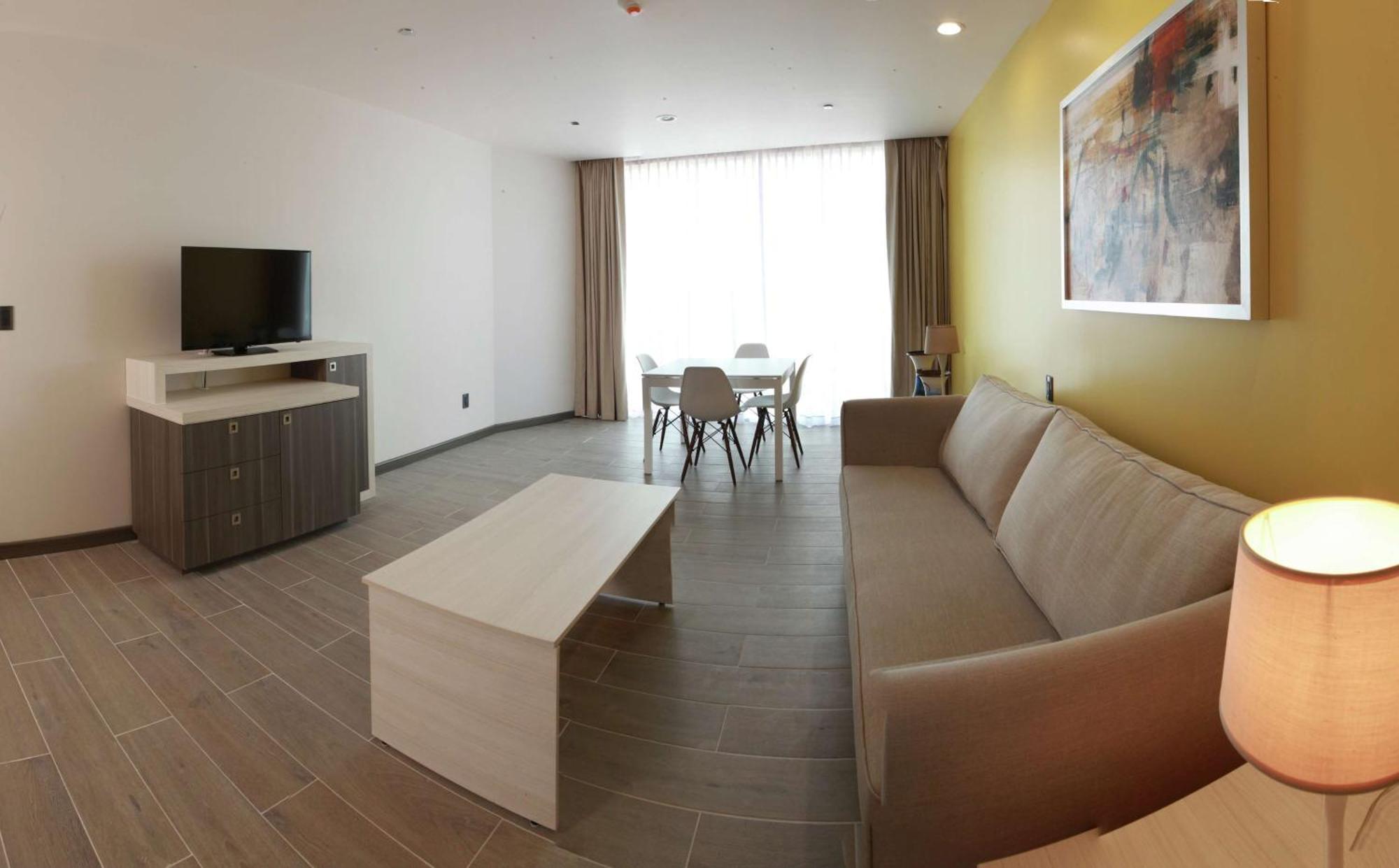 Hampton & By Hilton Aeropuerto 3*
