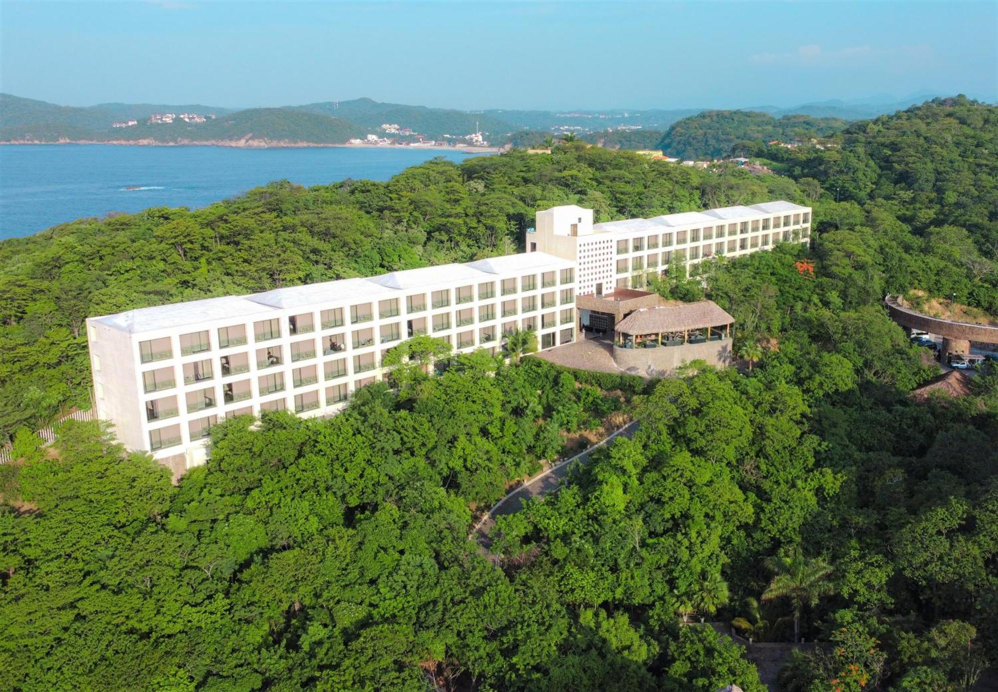 Coral Blue Huatulco 4*