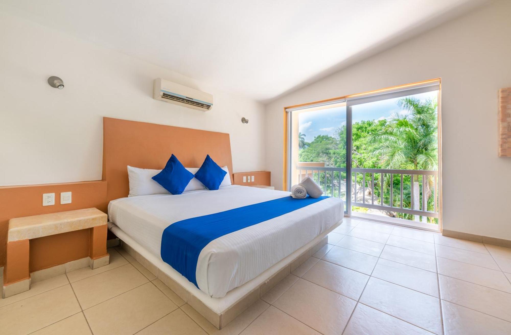 Ixzi Hotel 4*