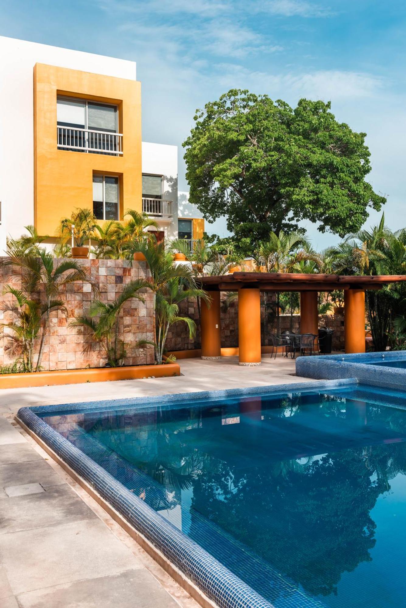 Ixzi Hotel