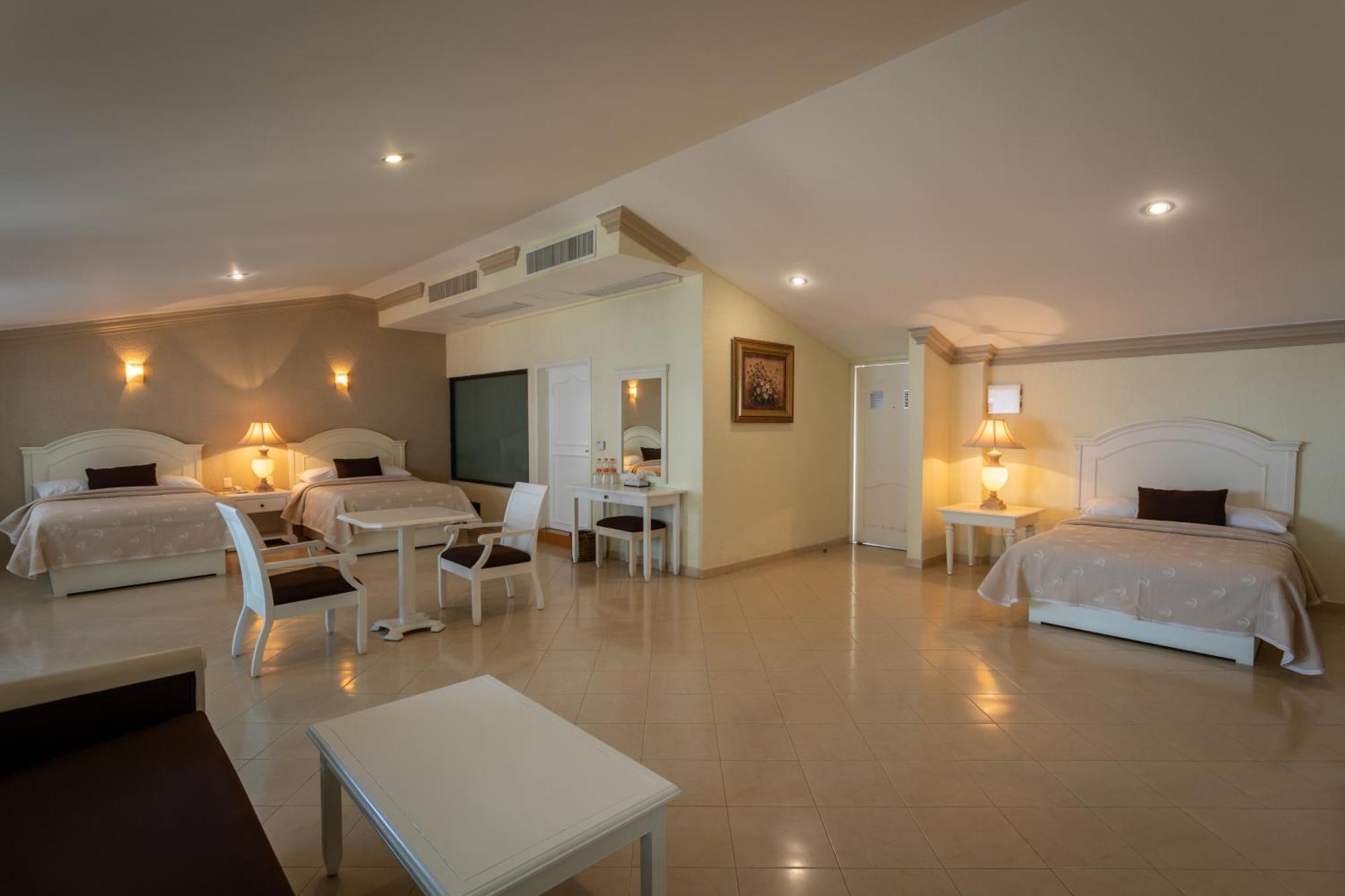 Excelaris Grand Conventions & Hotel 5*