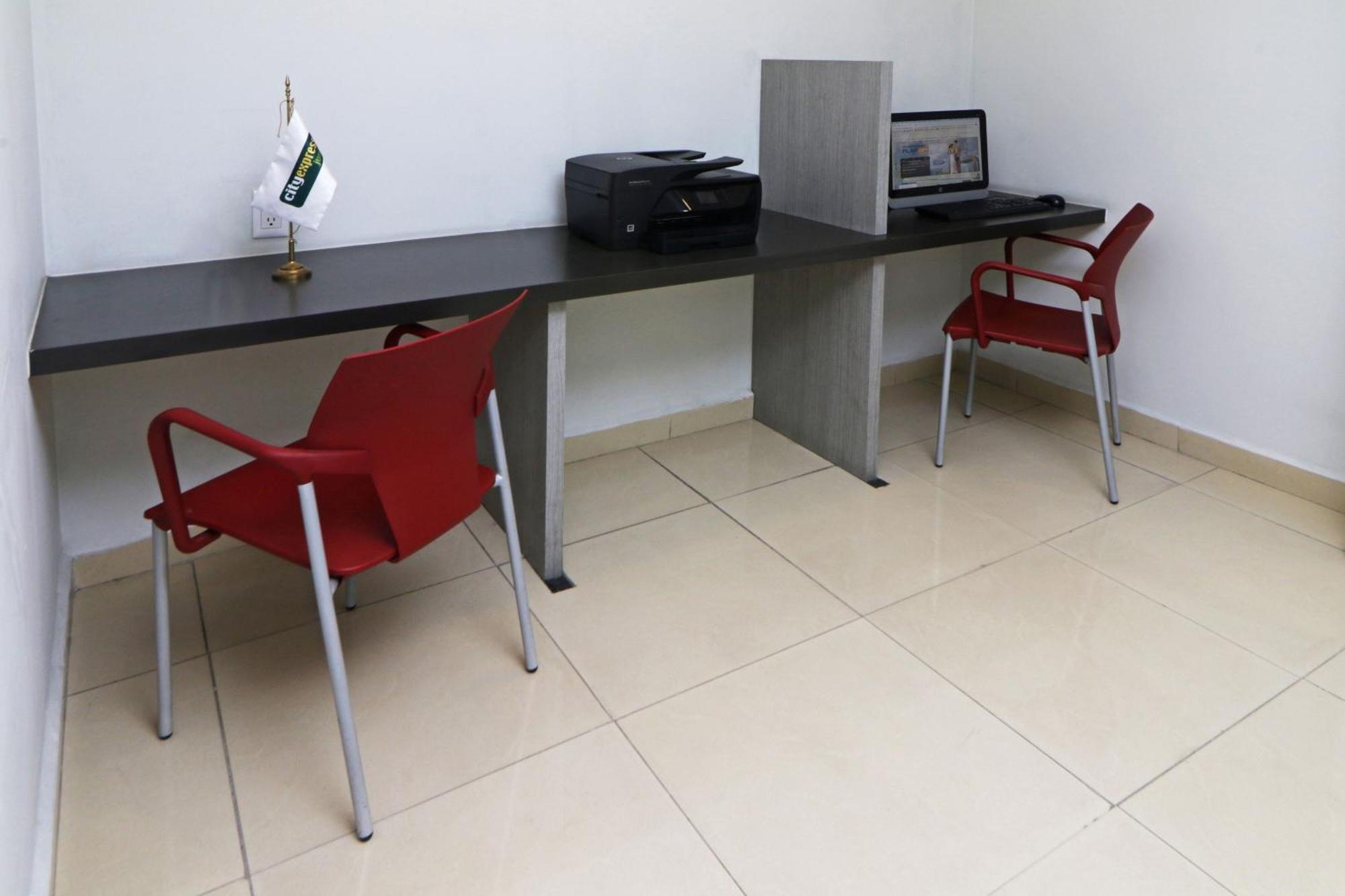Hotel Express Junior By Marriott Aeropuerto