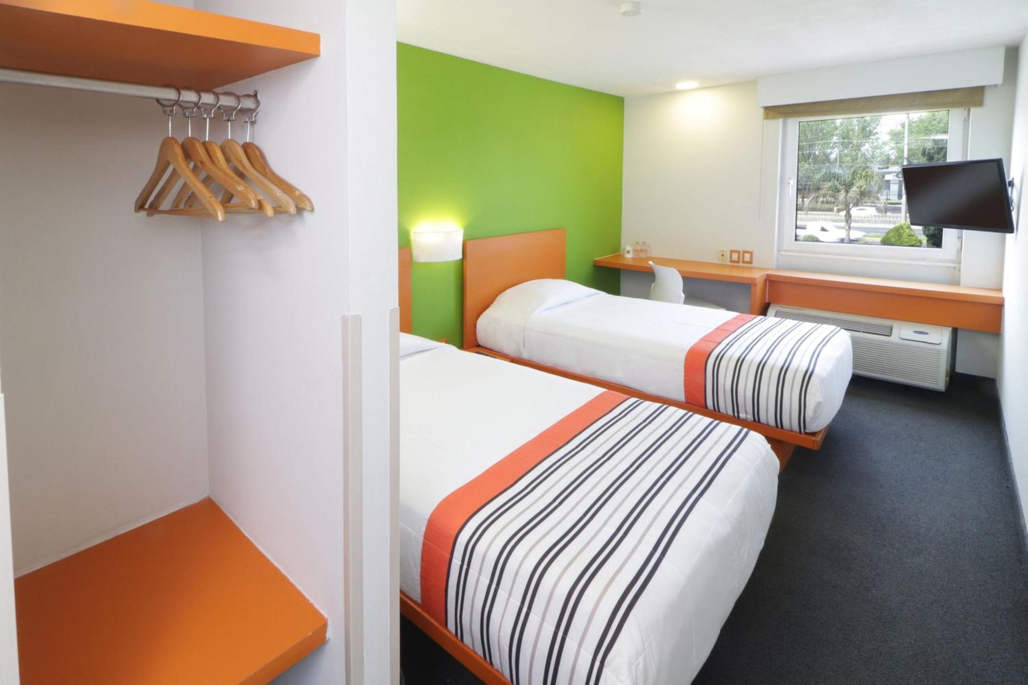 Hotel Express Junior By Marriott Aeropuerto Toluca