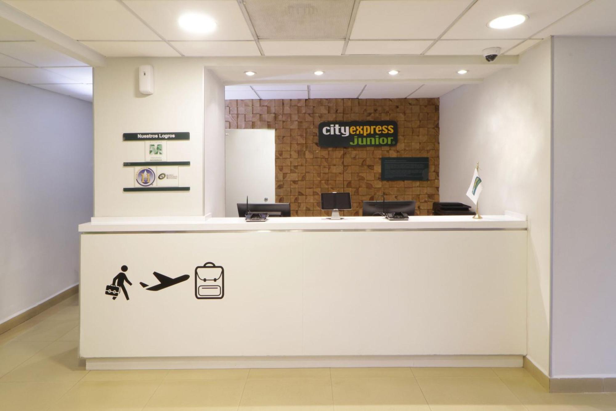 Express Junior By Marriott Aeropuerto 3* Toluca