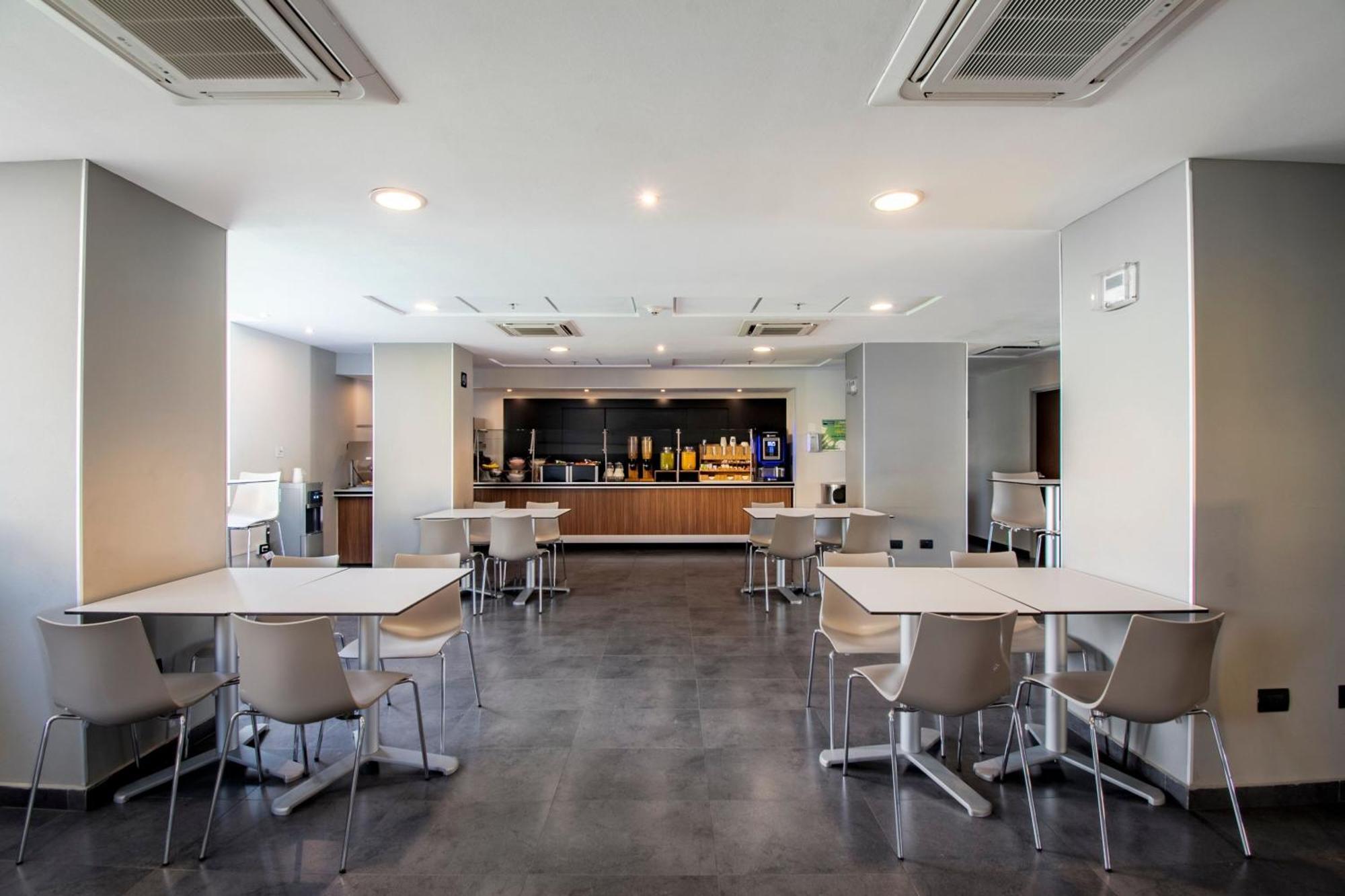 Hotel Express By Marriott Tuxpan 4*