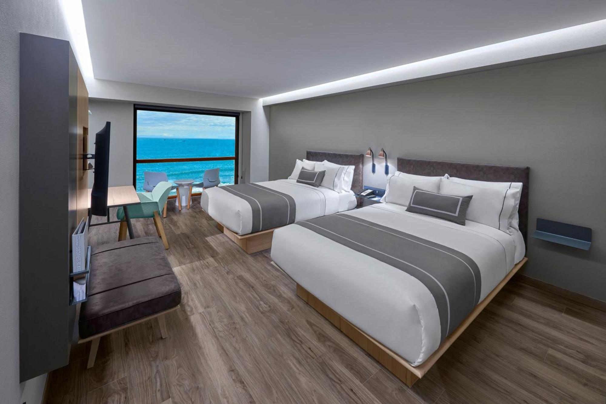 Hotel Express By Marriott Ensenada