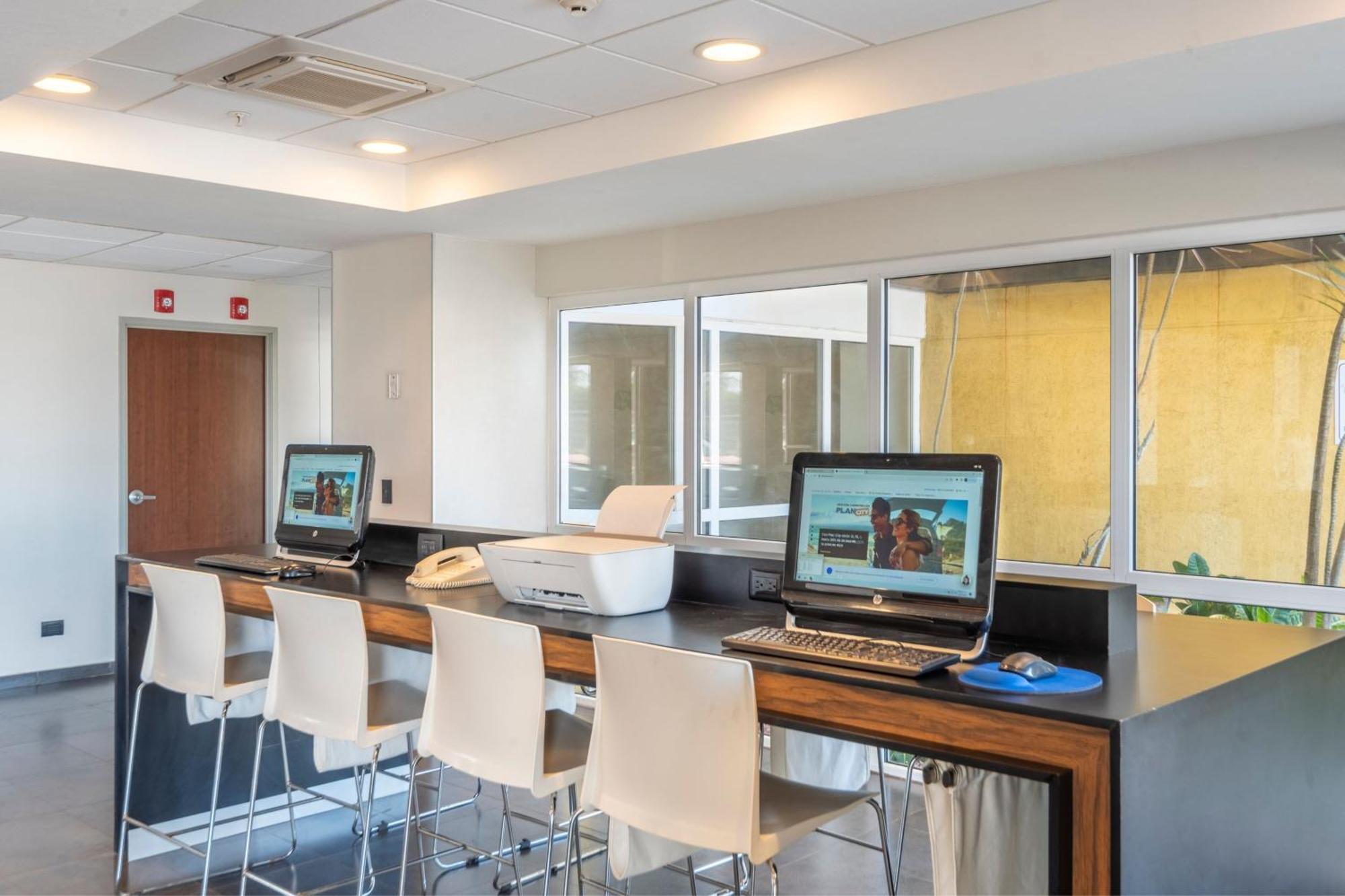 Hotel Express By Marriott Paraiso
