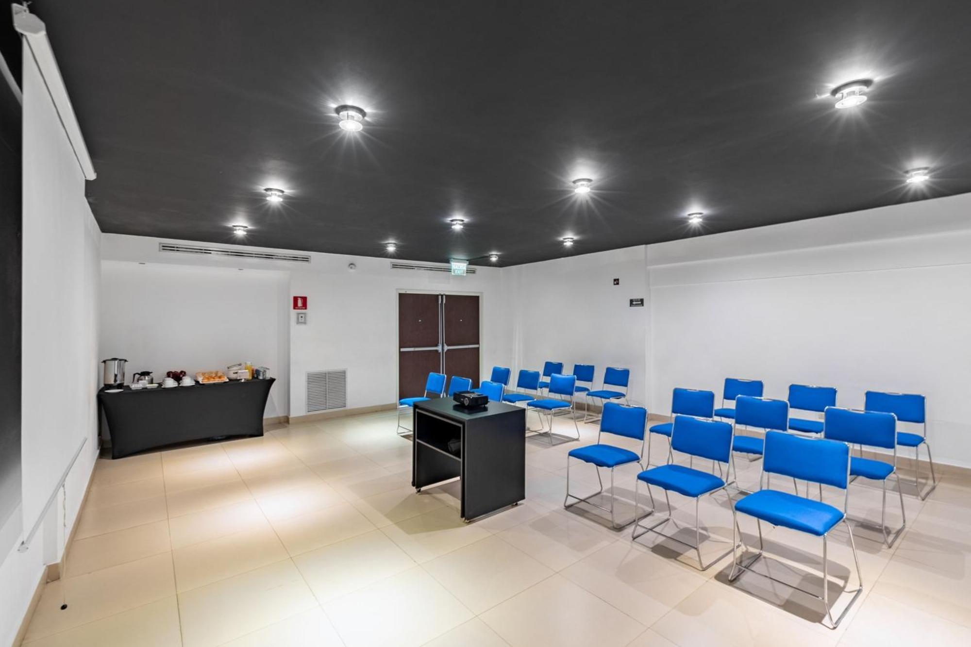 Express Junior By Marriott Aeropuerto Hotel
