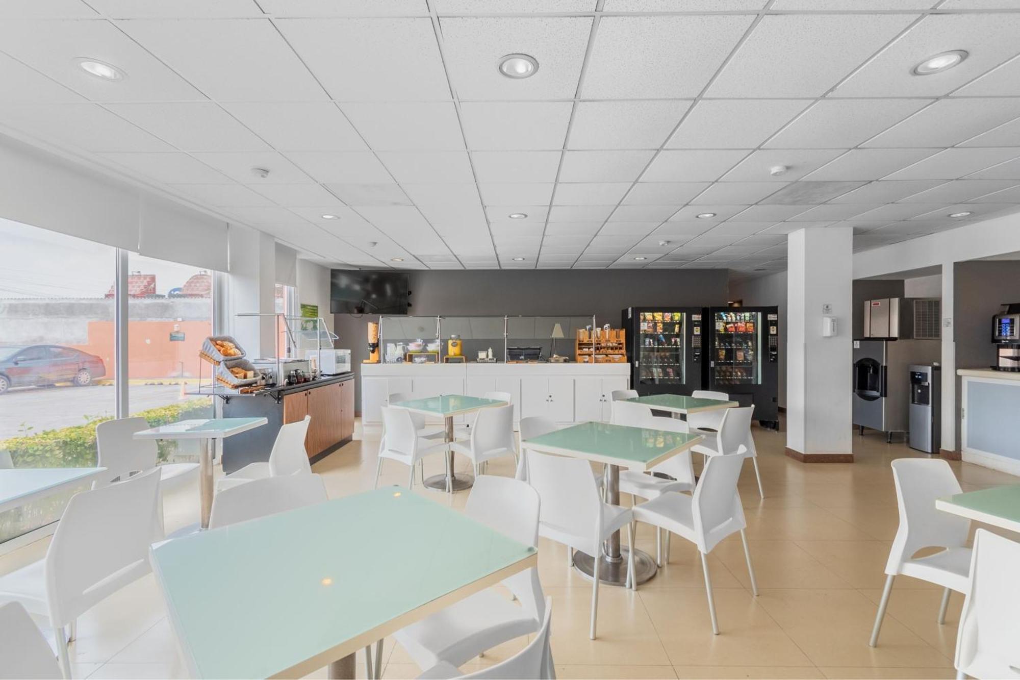 Express Junior By Marriott Aeropuerto Hotel