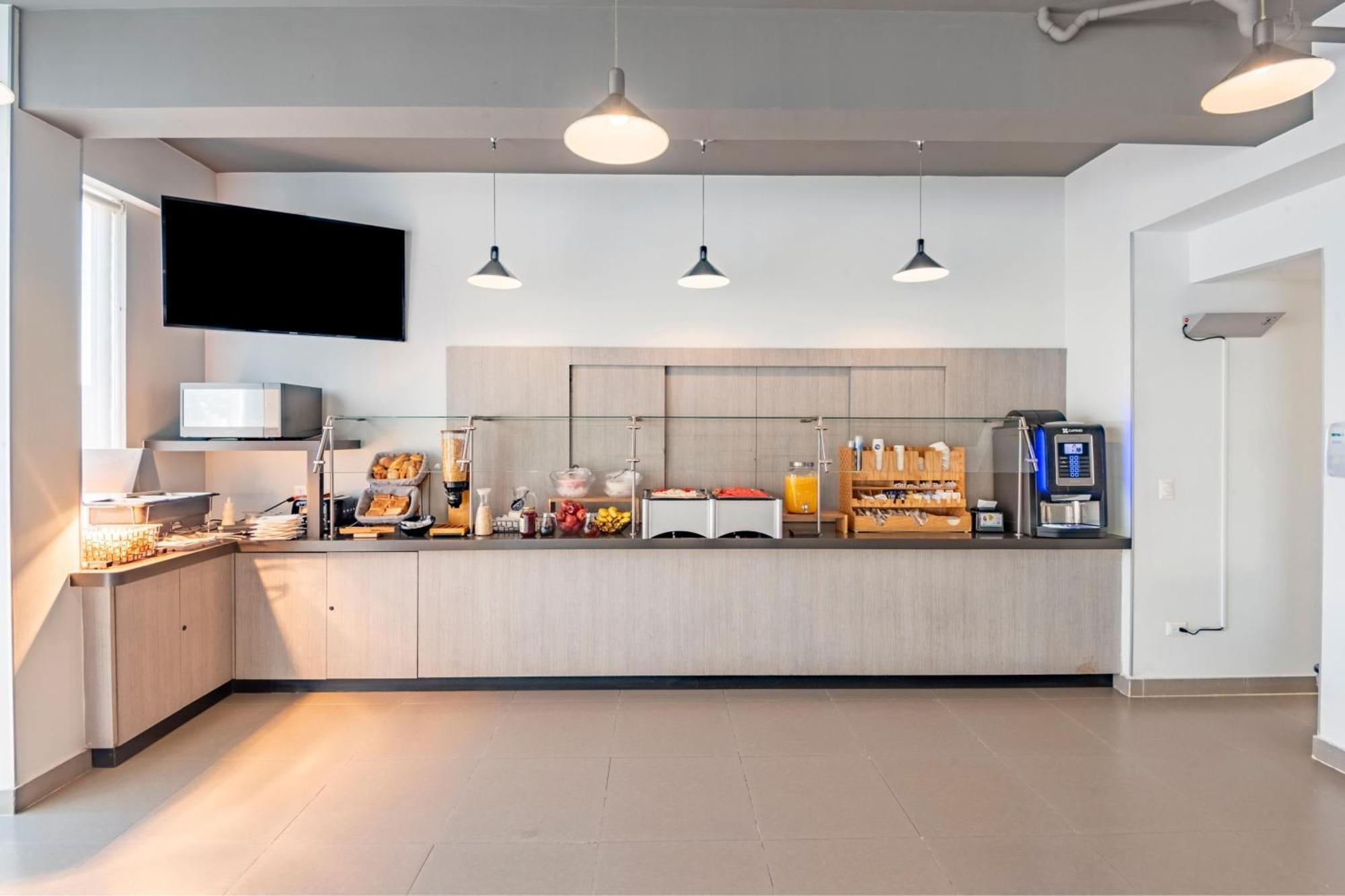 Express Junior By Marriott Aeropuerto Hotel 3*