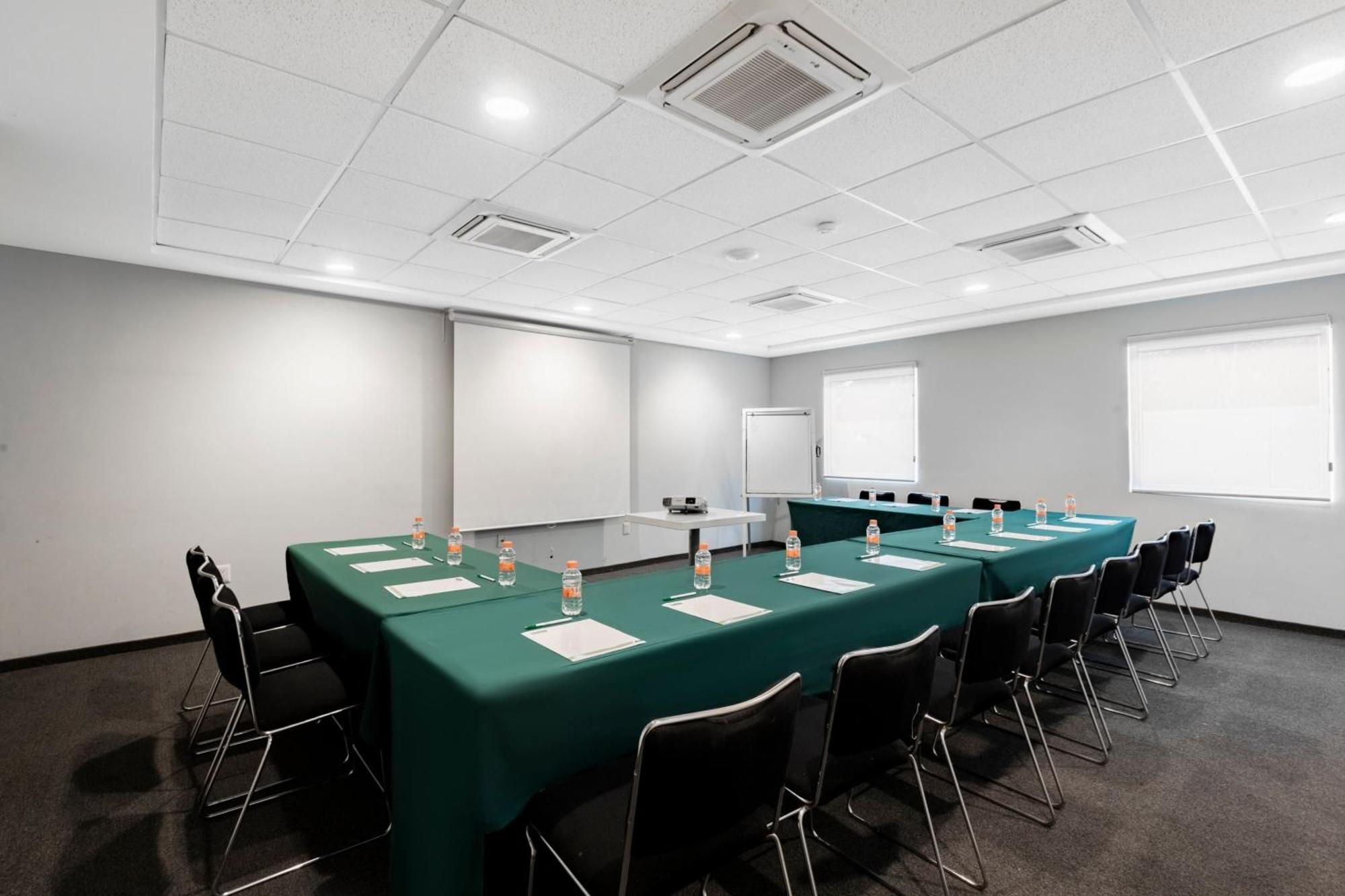 Express Junior By Marriott Aeropuerto 3*