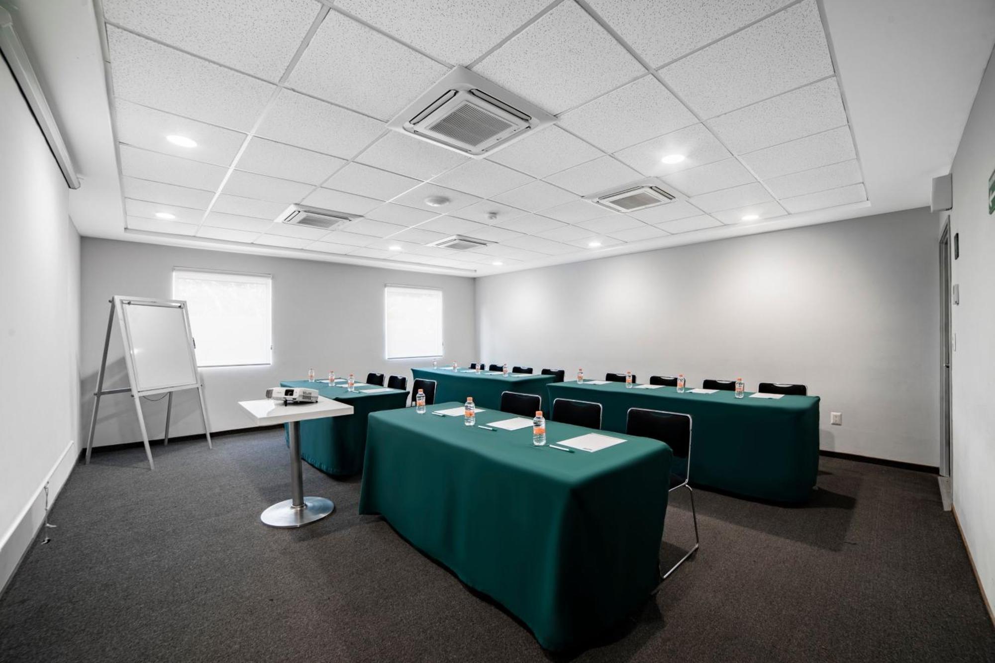Express Junior By Marriott Aeropuerto