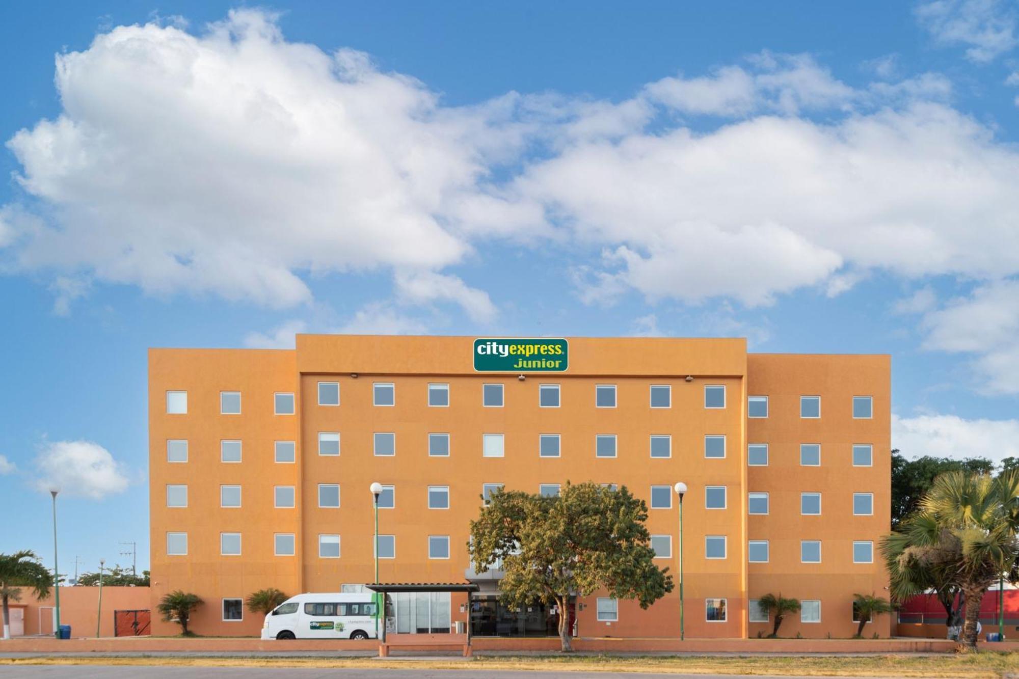 Express Junior By Marriott Aeropuerto Hotel 3*