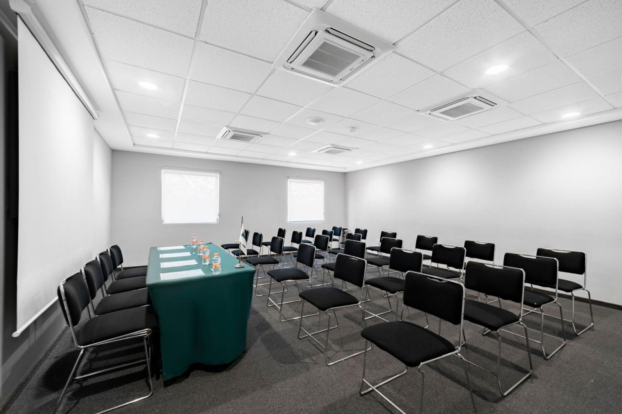 Express Junior By Marriott Aeropuerto Hotel