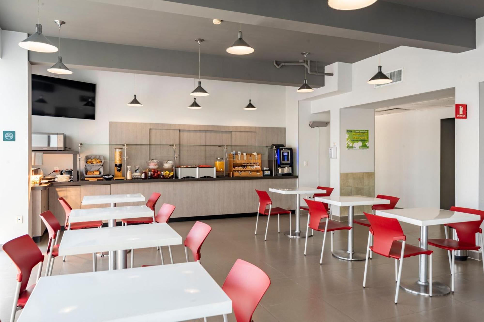 Express Junior By Marriott Aeropuerto Hotel 3*
