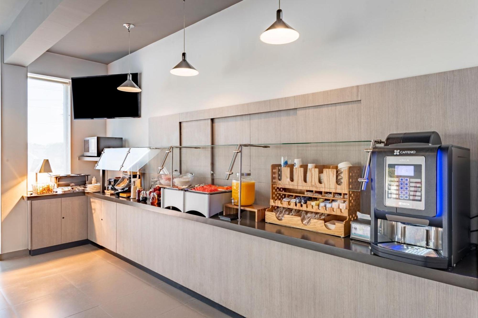 Hotel Express Junior By Marriott Aeropuerto Ciudad del Carmen