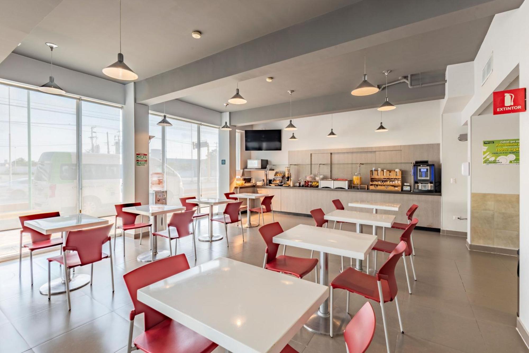 Hotel Express Junior By Marriott Aeropuerto