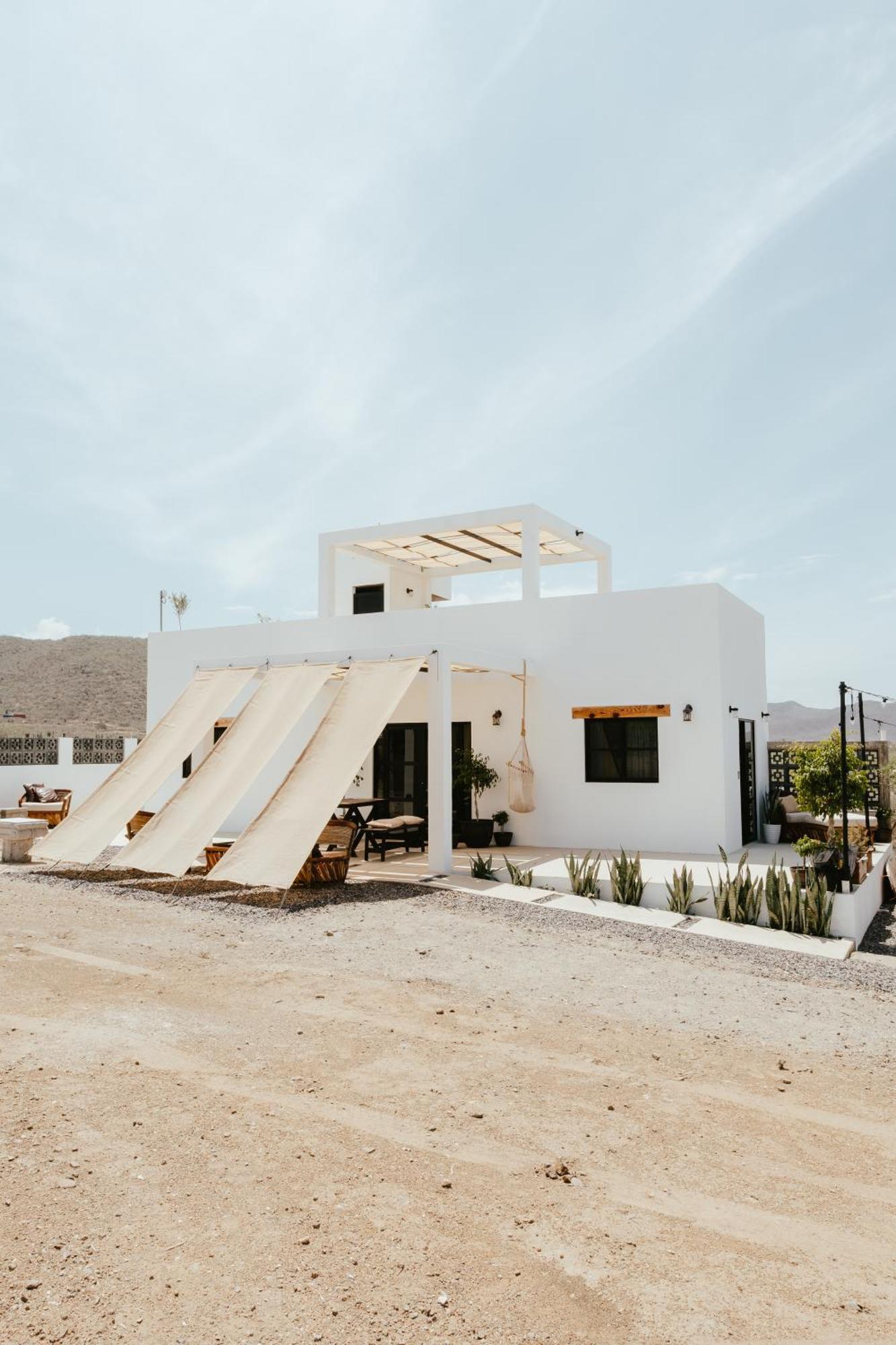 Casa De Surfos Cerritos's *