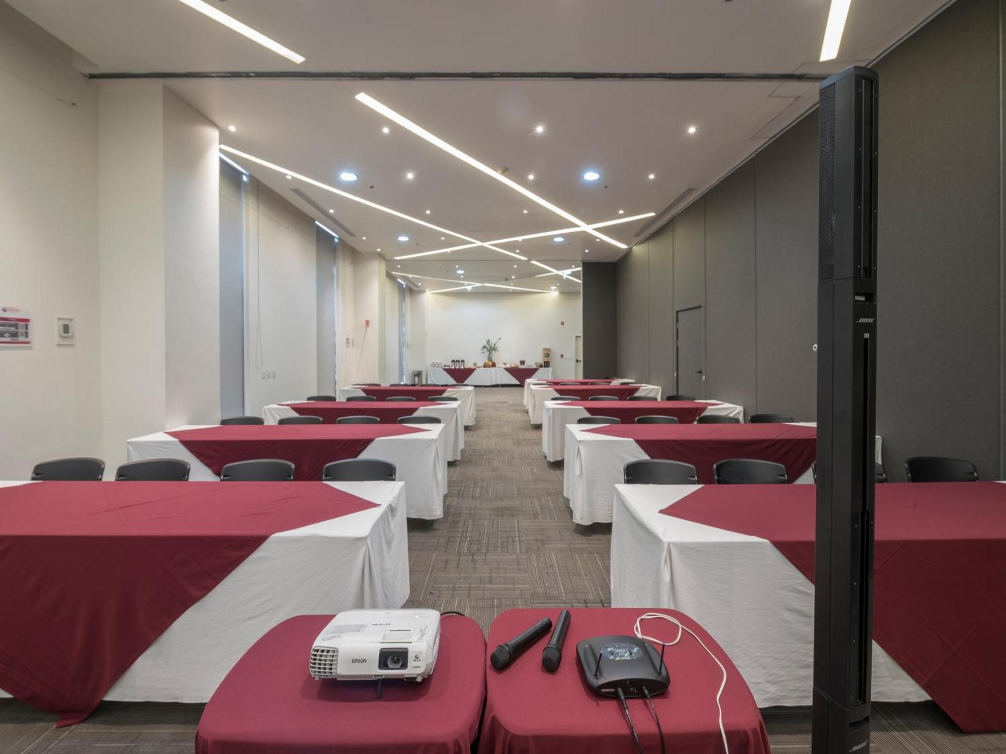 Ramada Encore By Wyndham Guadalajara Sur 4*
