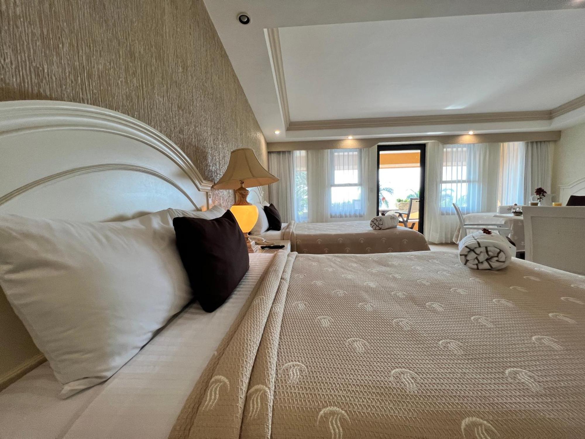 Excelaris Grand Conventions & Hotel 5*