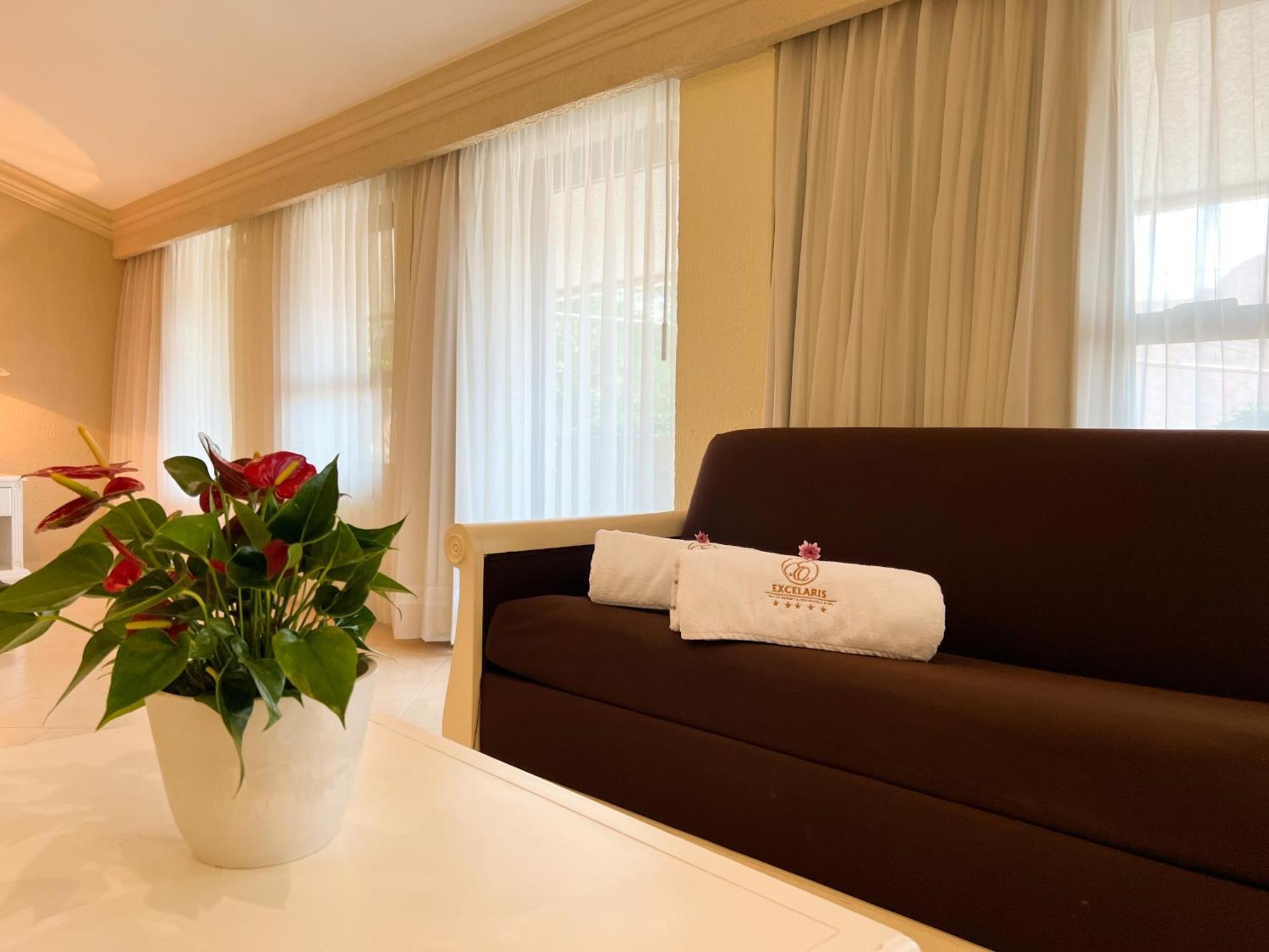 Excelaris Grand Conventions & 5*