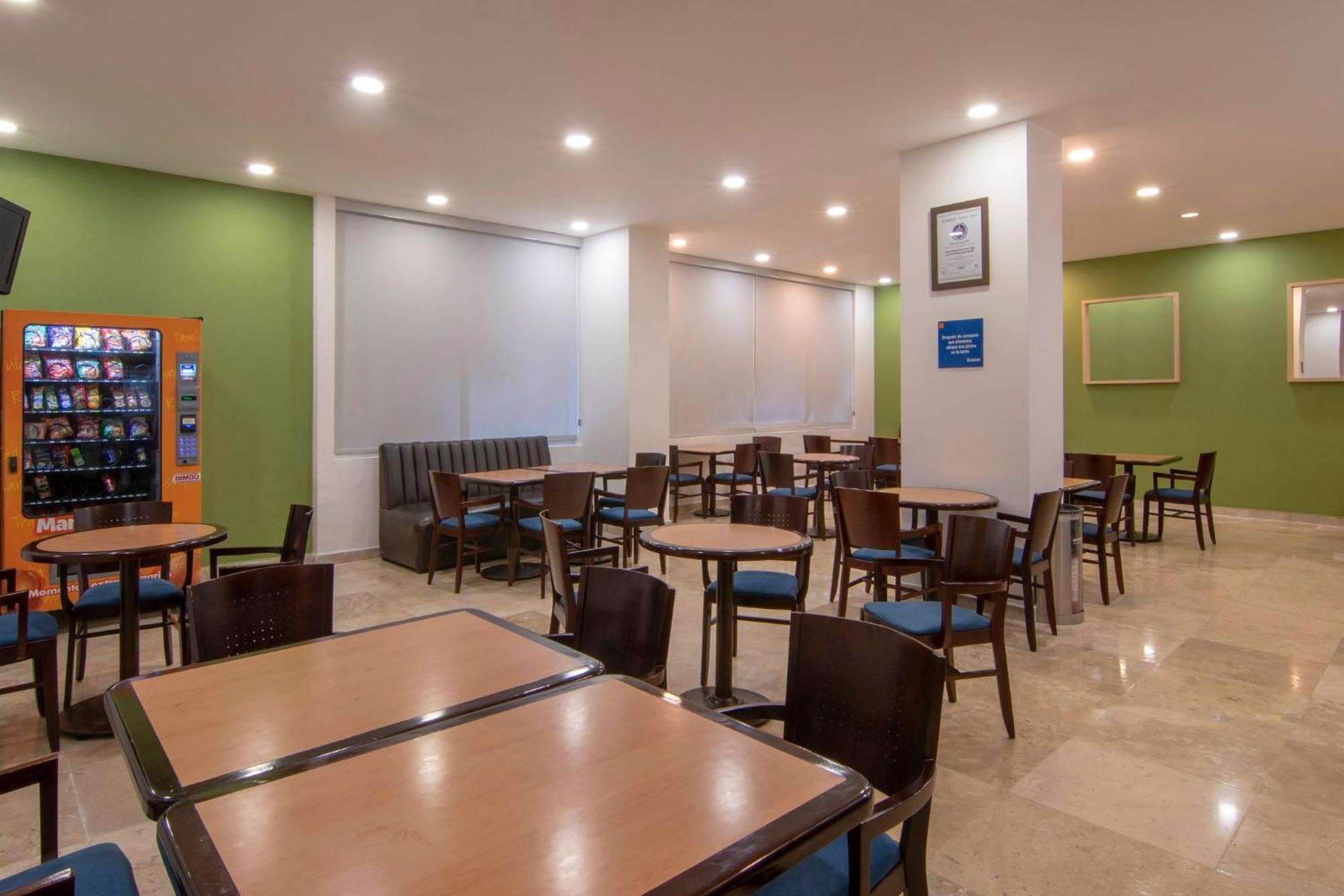 One Forum Hotel 3*