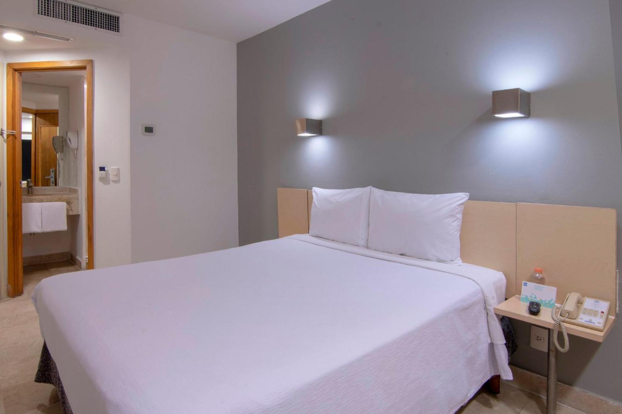 Hotel One Forum 3*