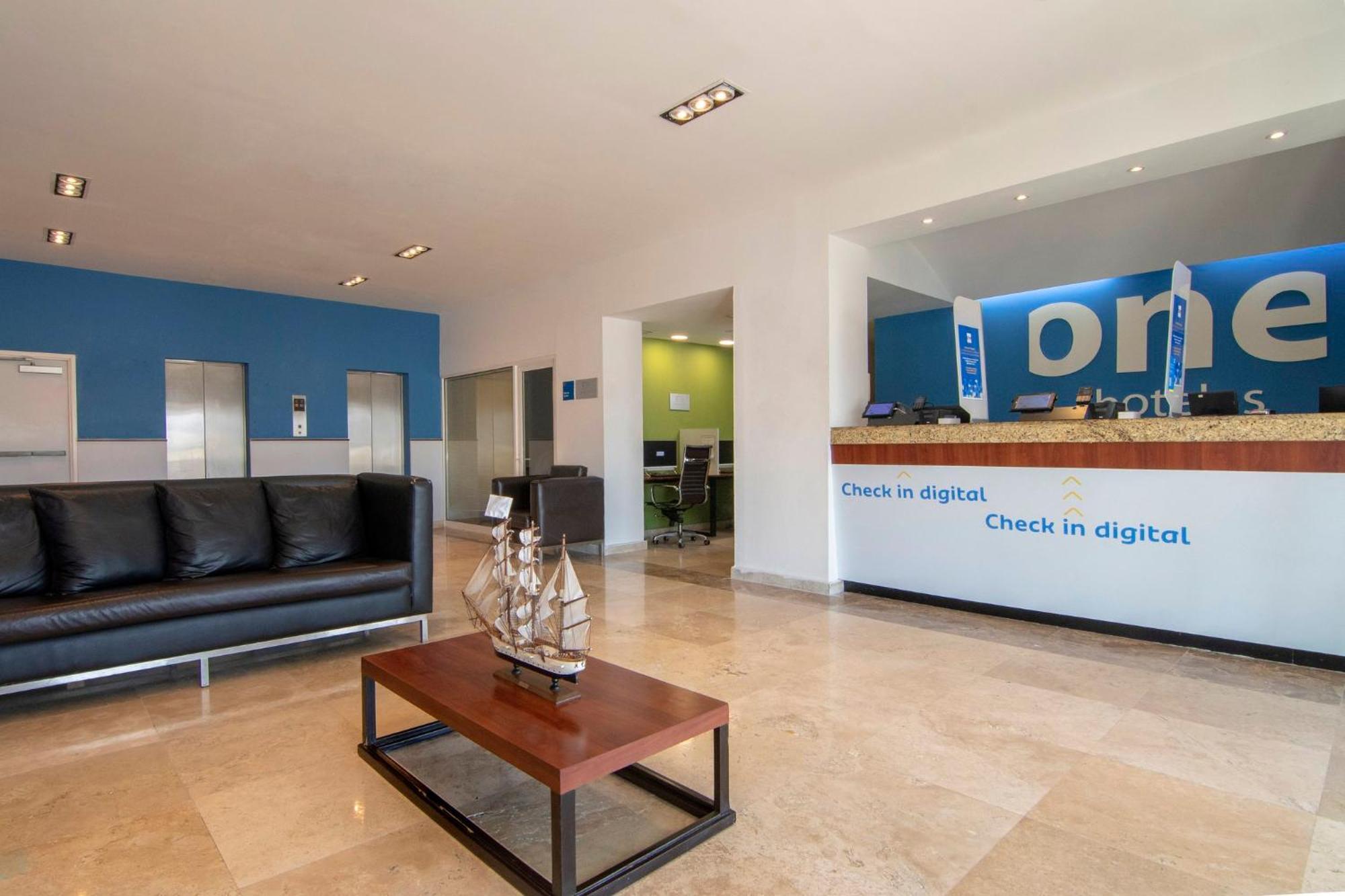 Hotel One Forum 3*