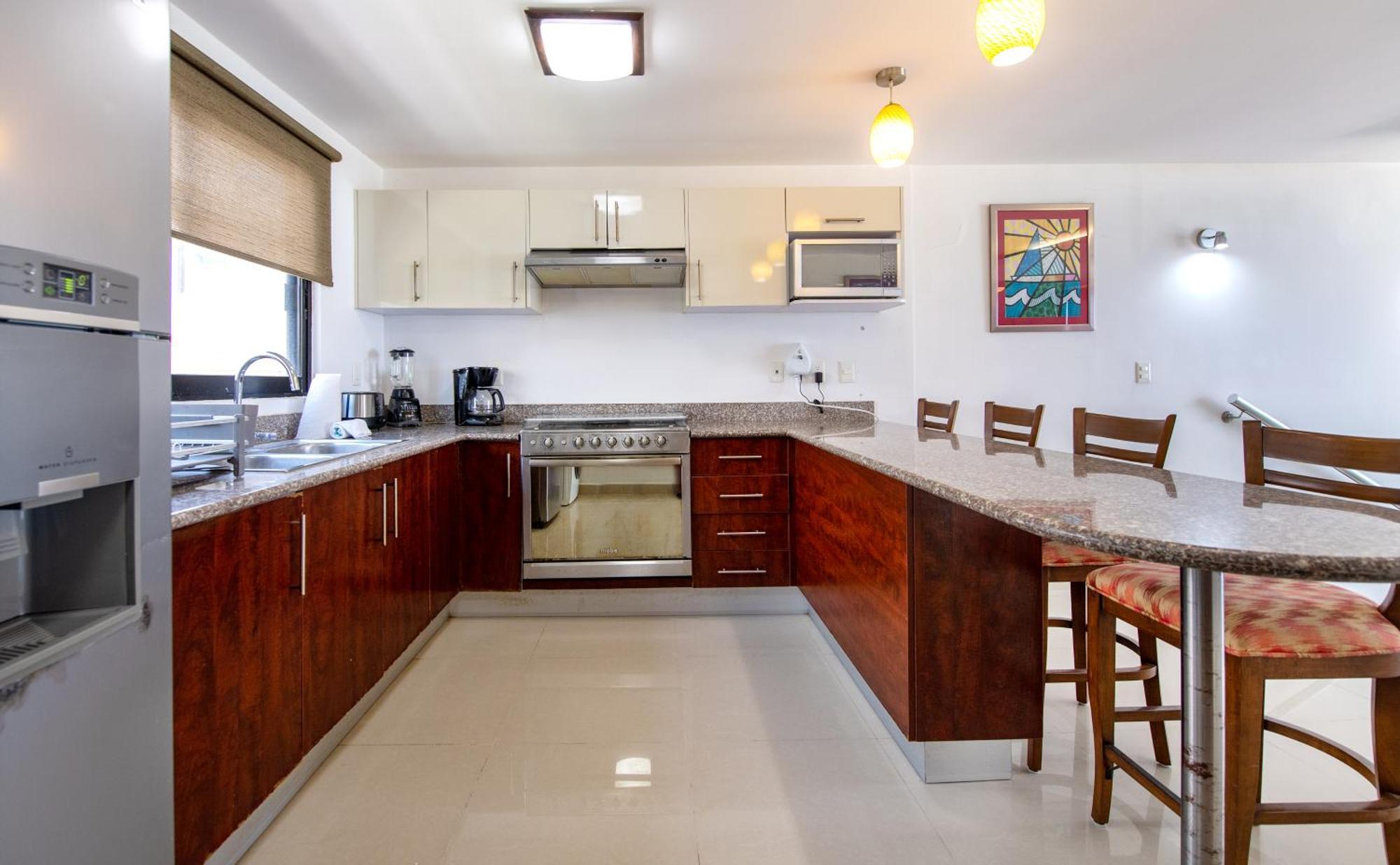 Family Vacations Ocean View Apartment Cancun