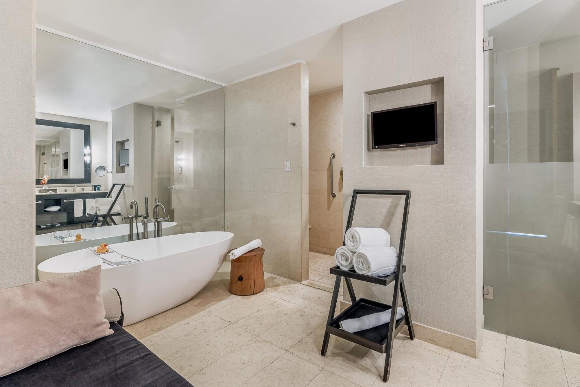 Live Aqua Ciudad De Bosques De Lomas (adults Only) 5*