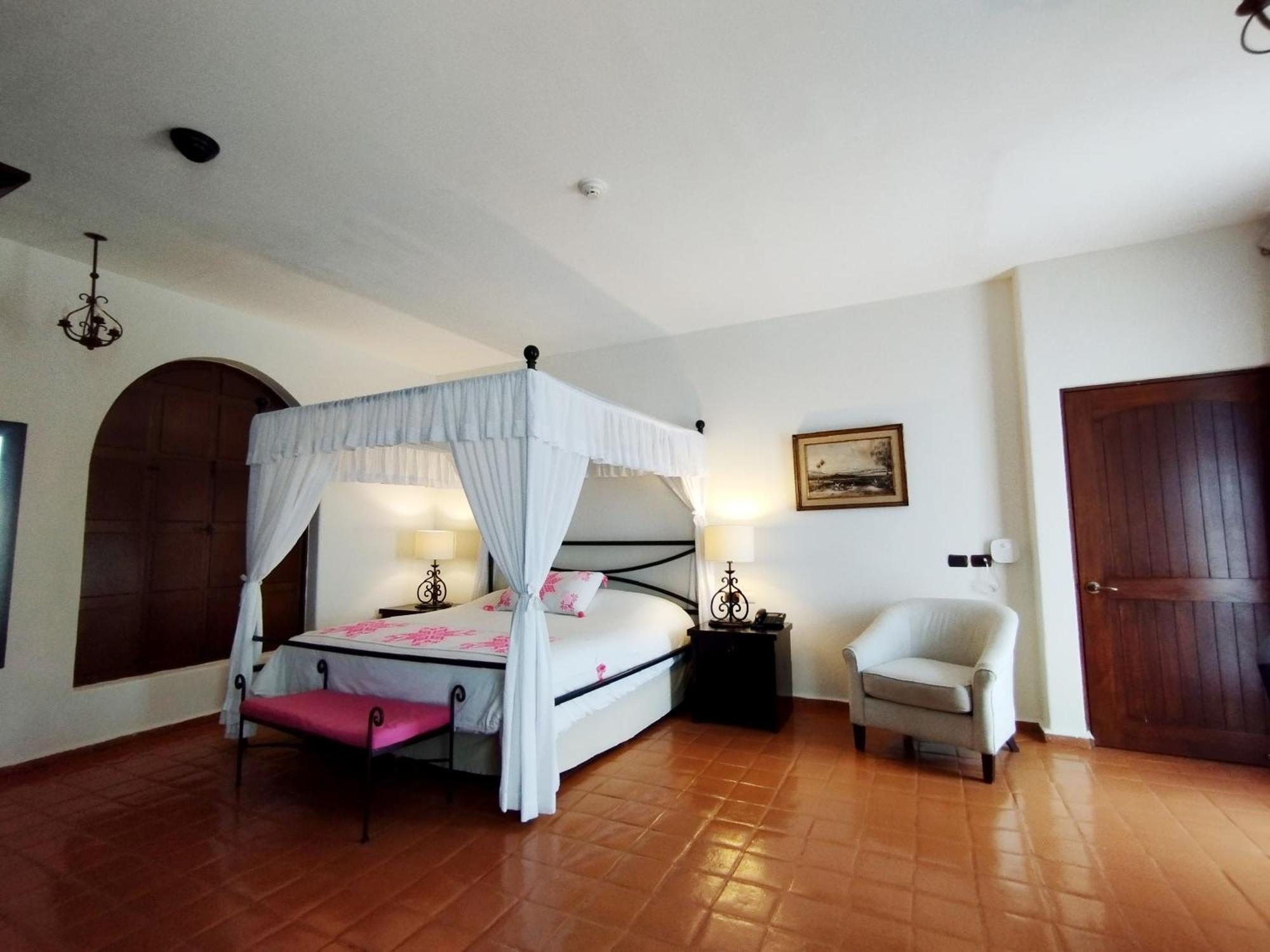 Guaycura Boutique Hotel, Club &