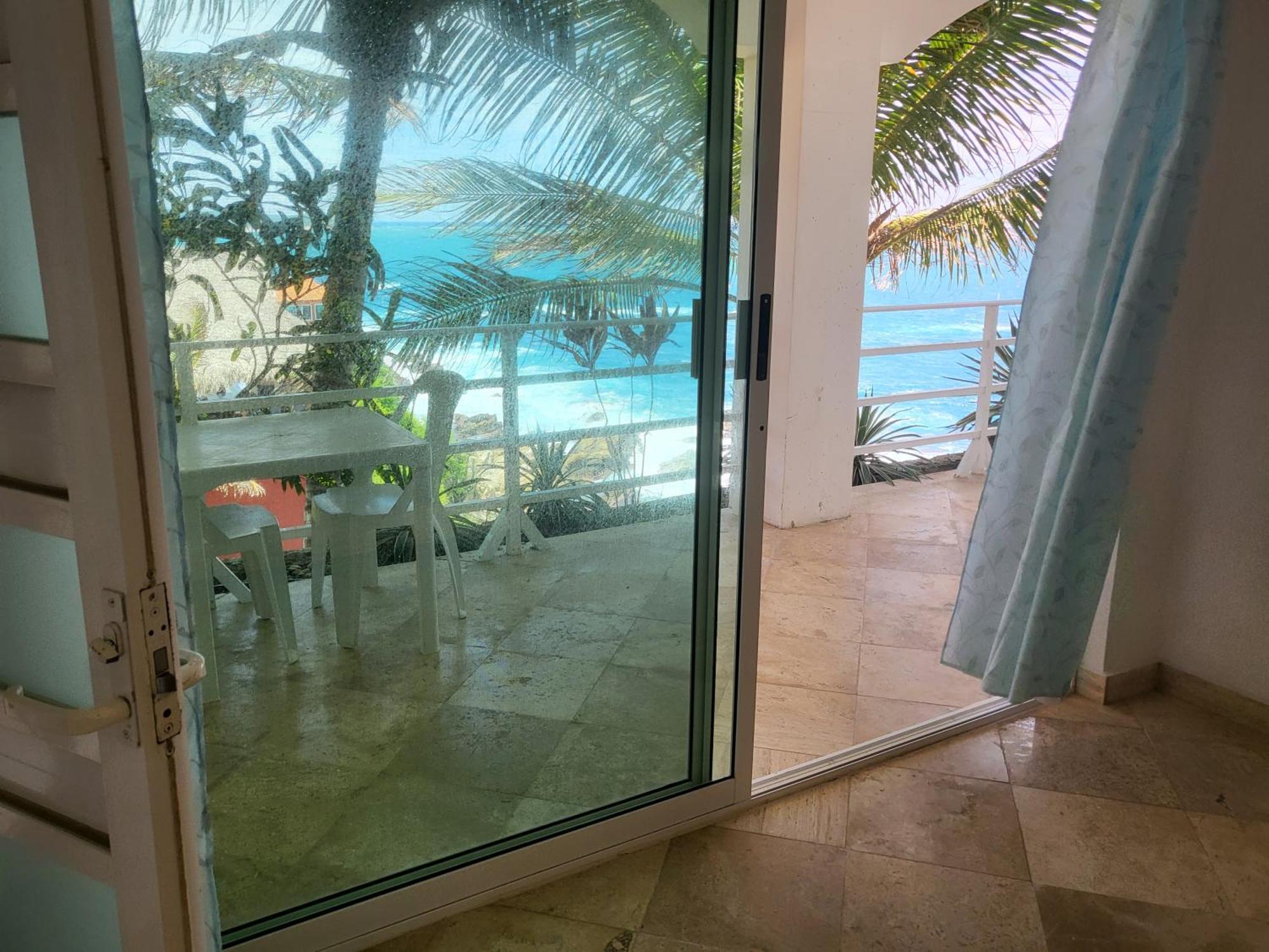 Bed & Breakfast Luz De Mar ' Right On The