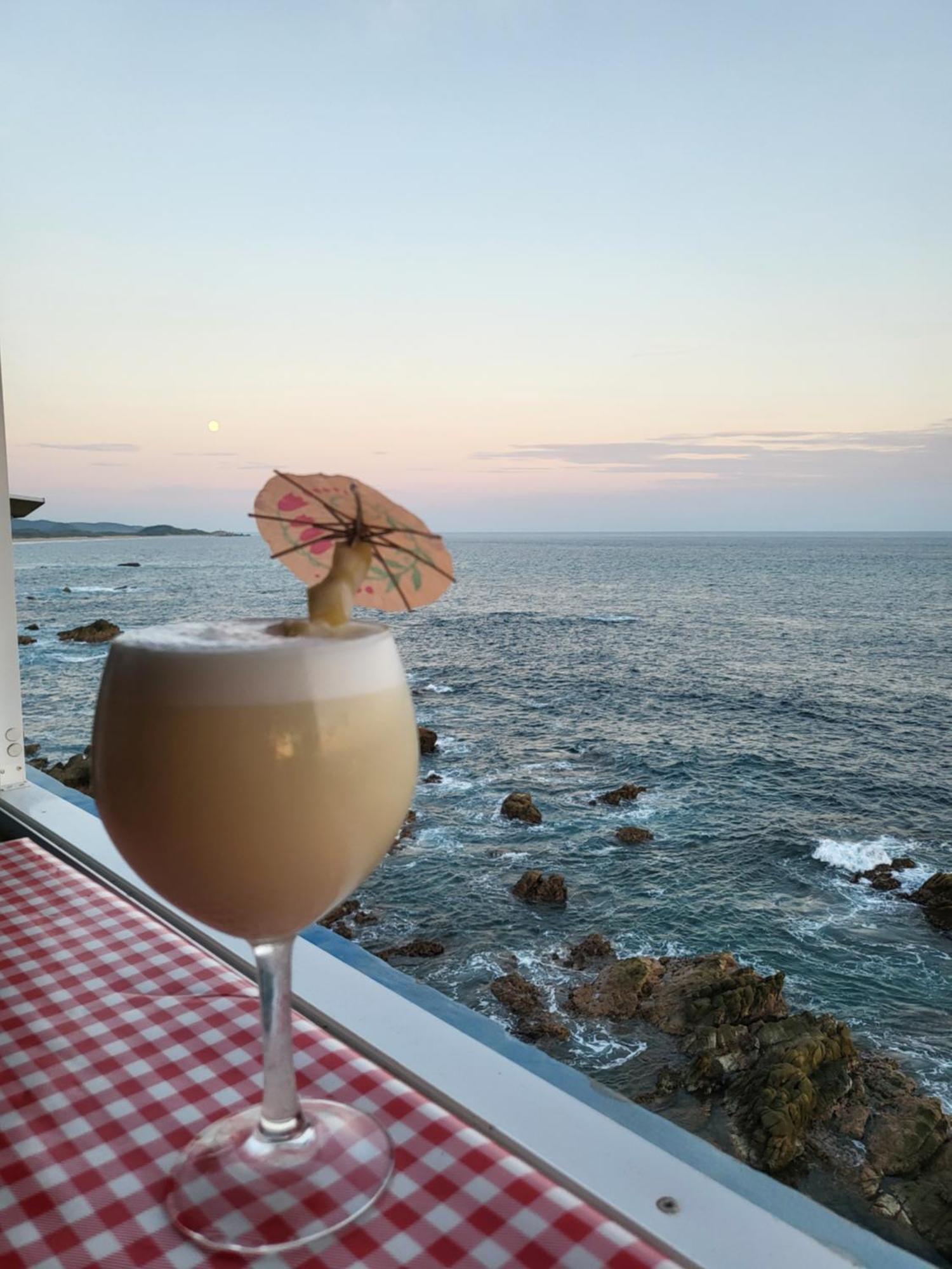 Luz De Mar ' Right On The *