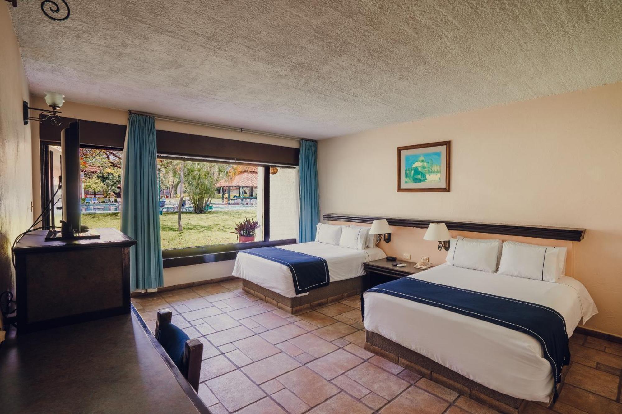 Hotel Mision De Angeles 4*