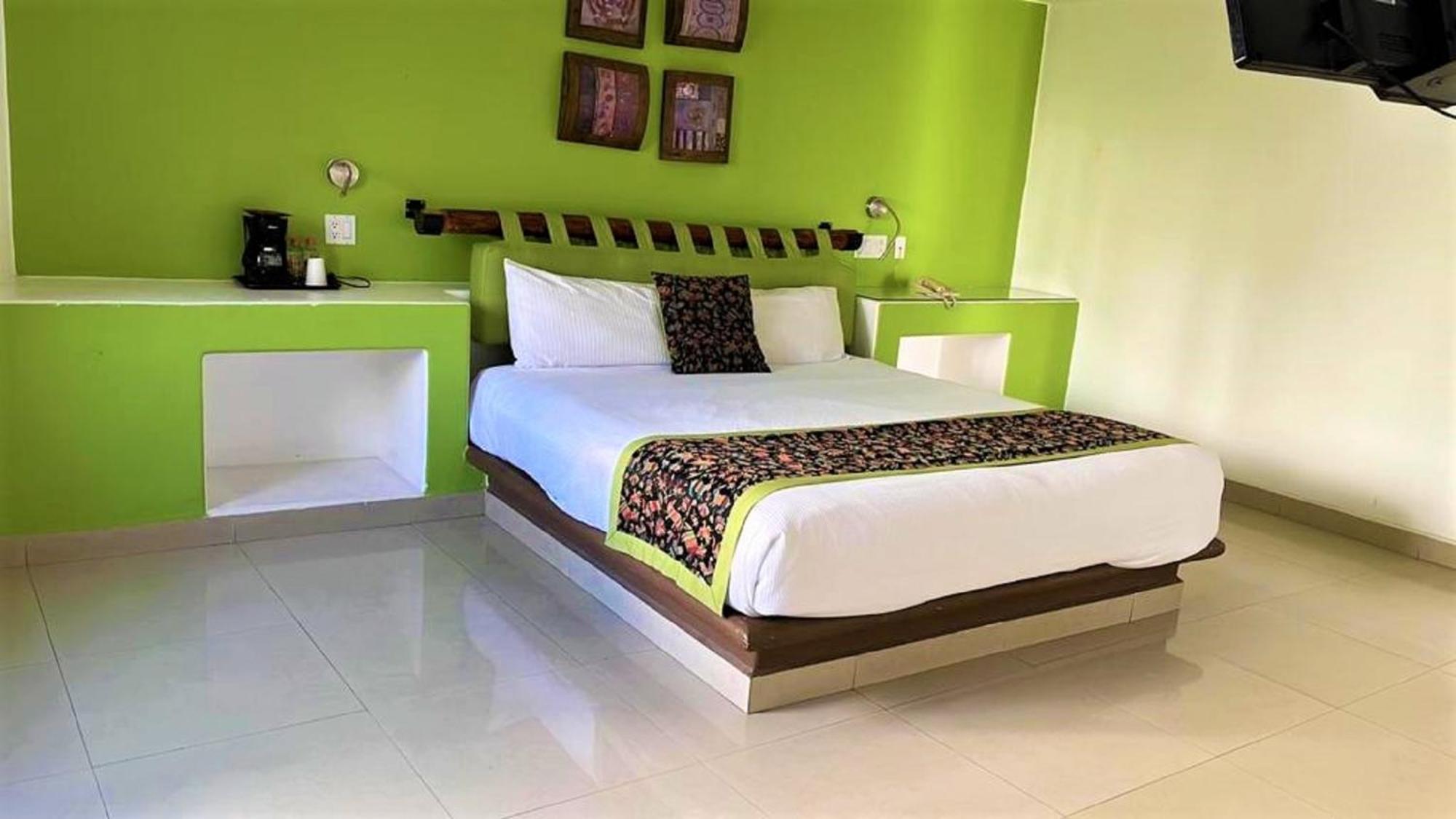Hotel Seven Crown Express & By Kavia