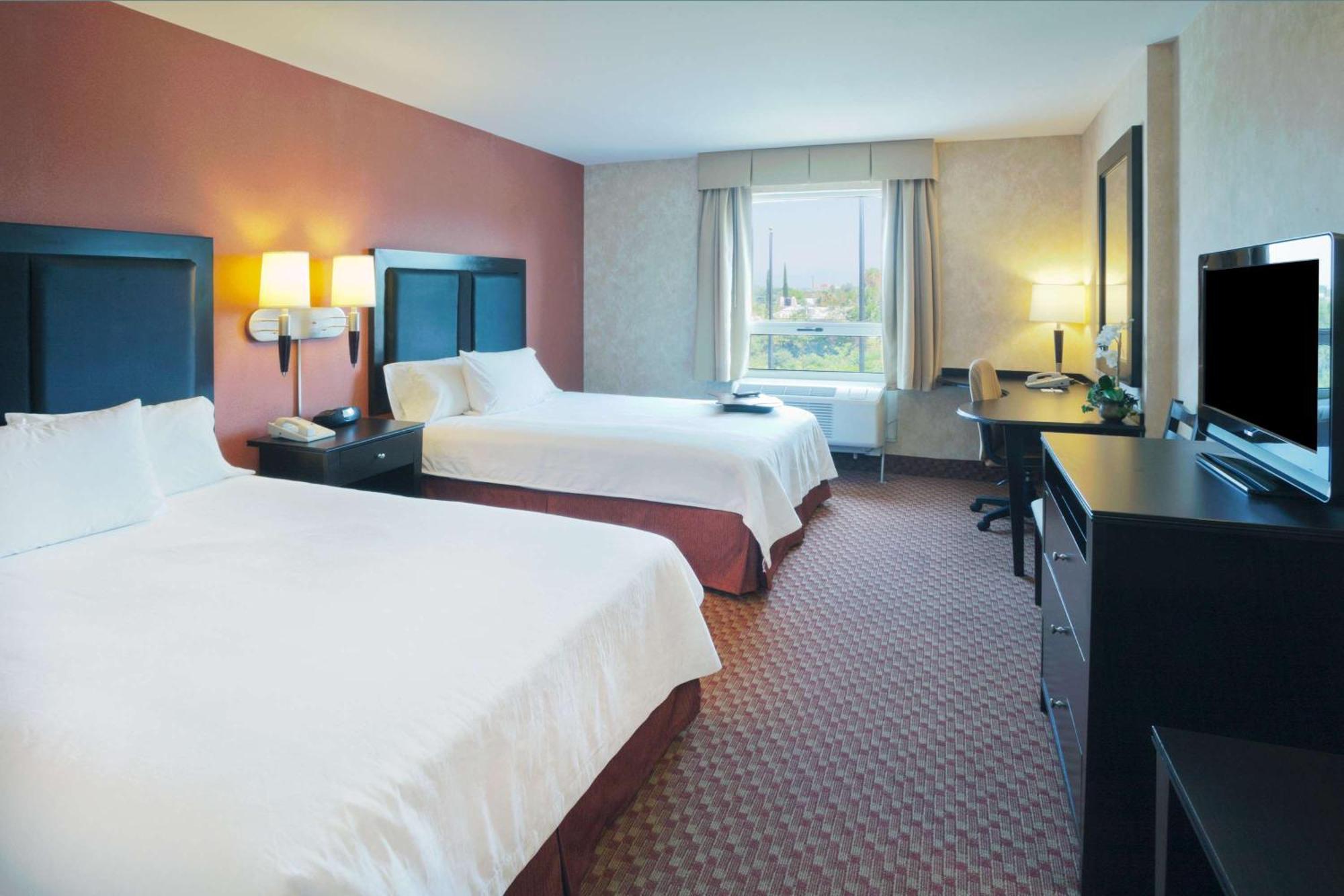 Hampton By Hilton 3*