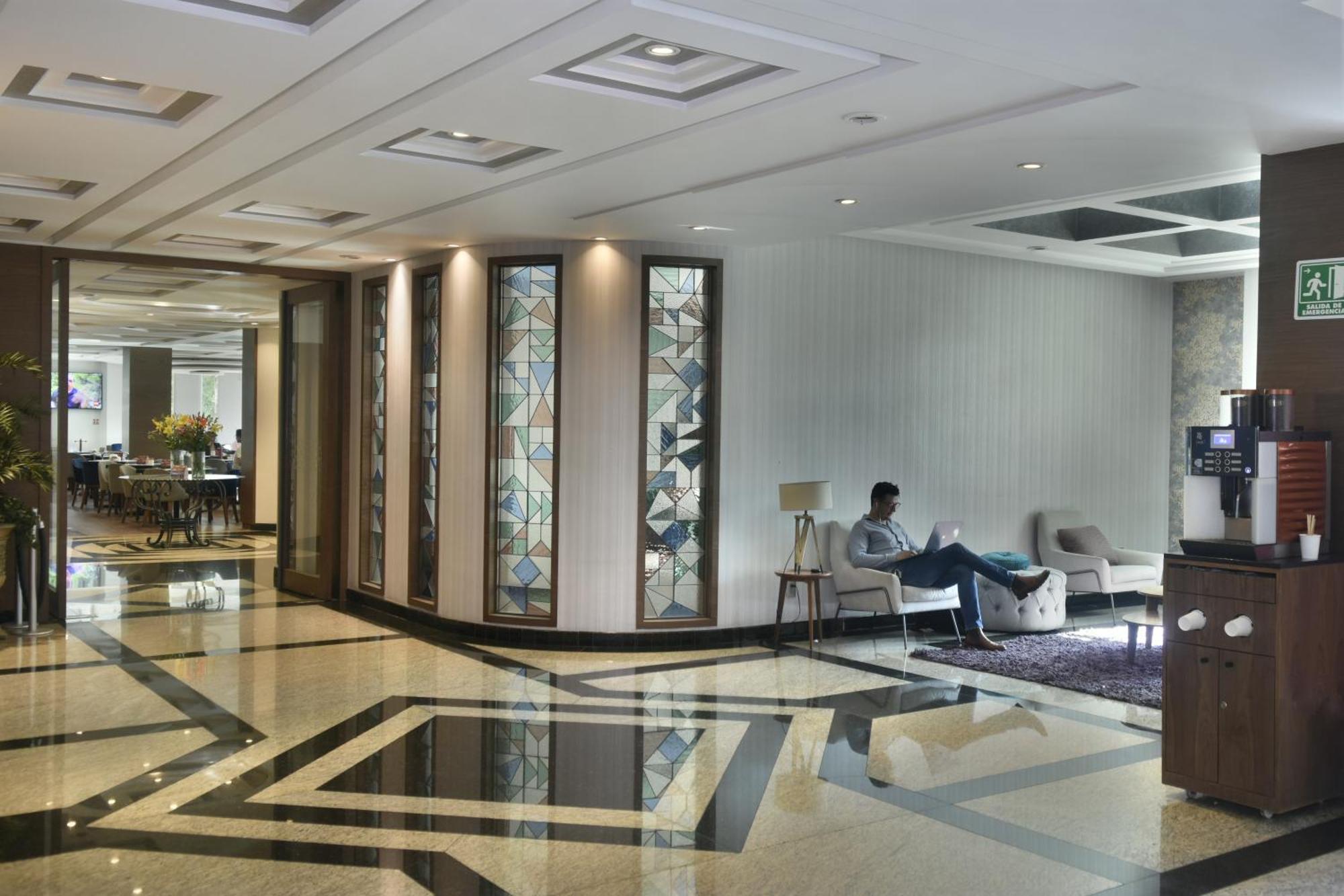Hotel Kali Escandon 4*