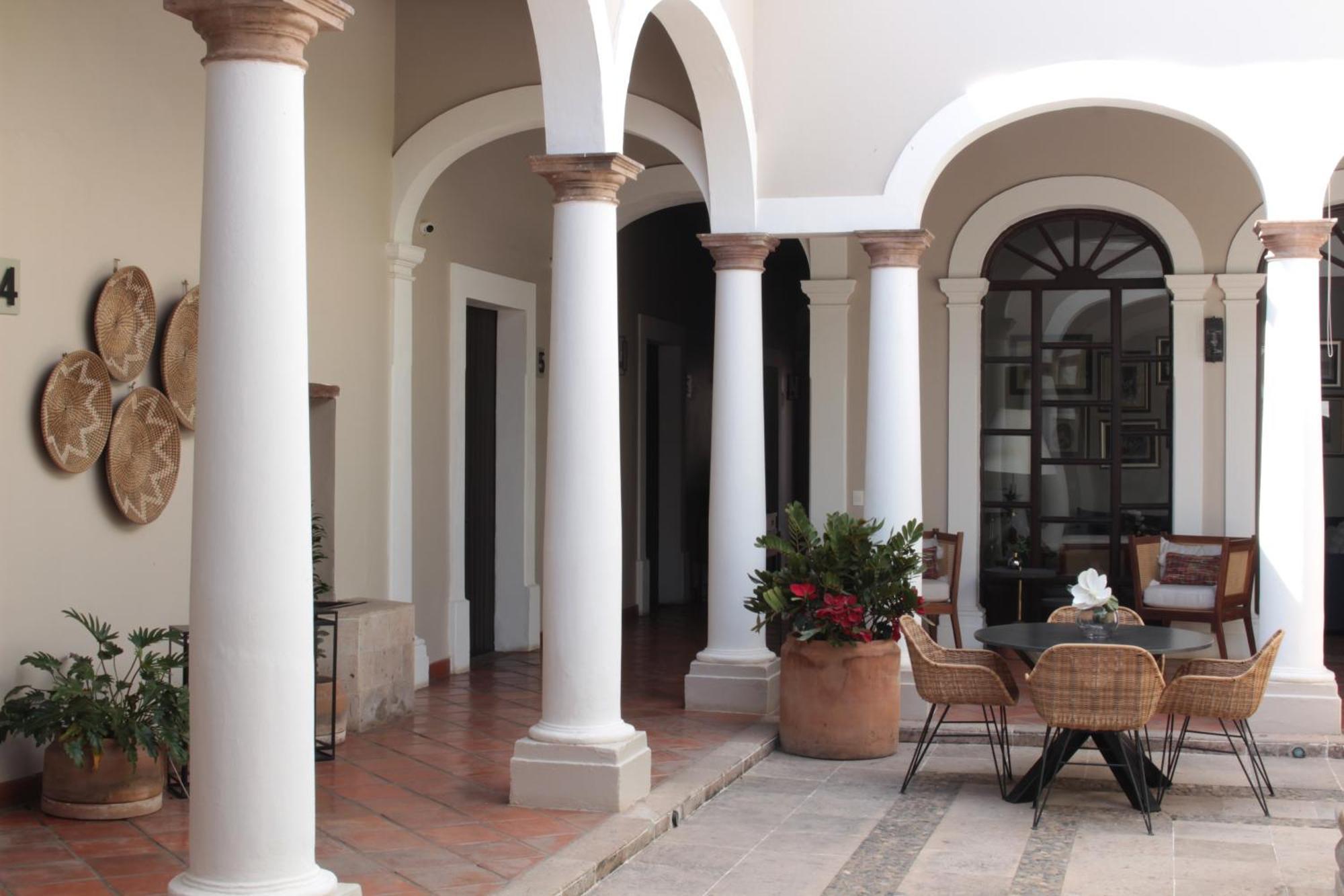 Casa Angeles Hotel